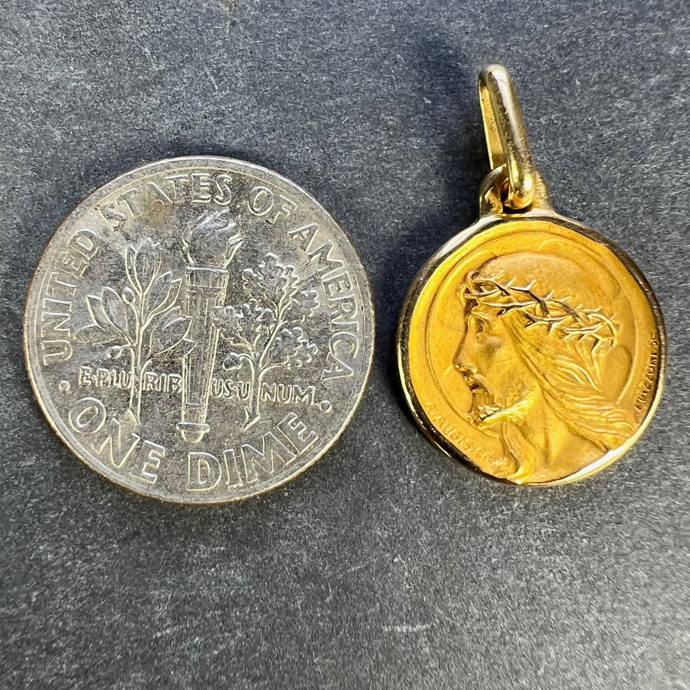 Français A Augis Mazzoni Jésus-Christ Couronne d'épines  Pendentif Gold Medal en or jaune 18K en vente 6