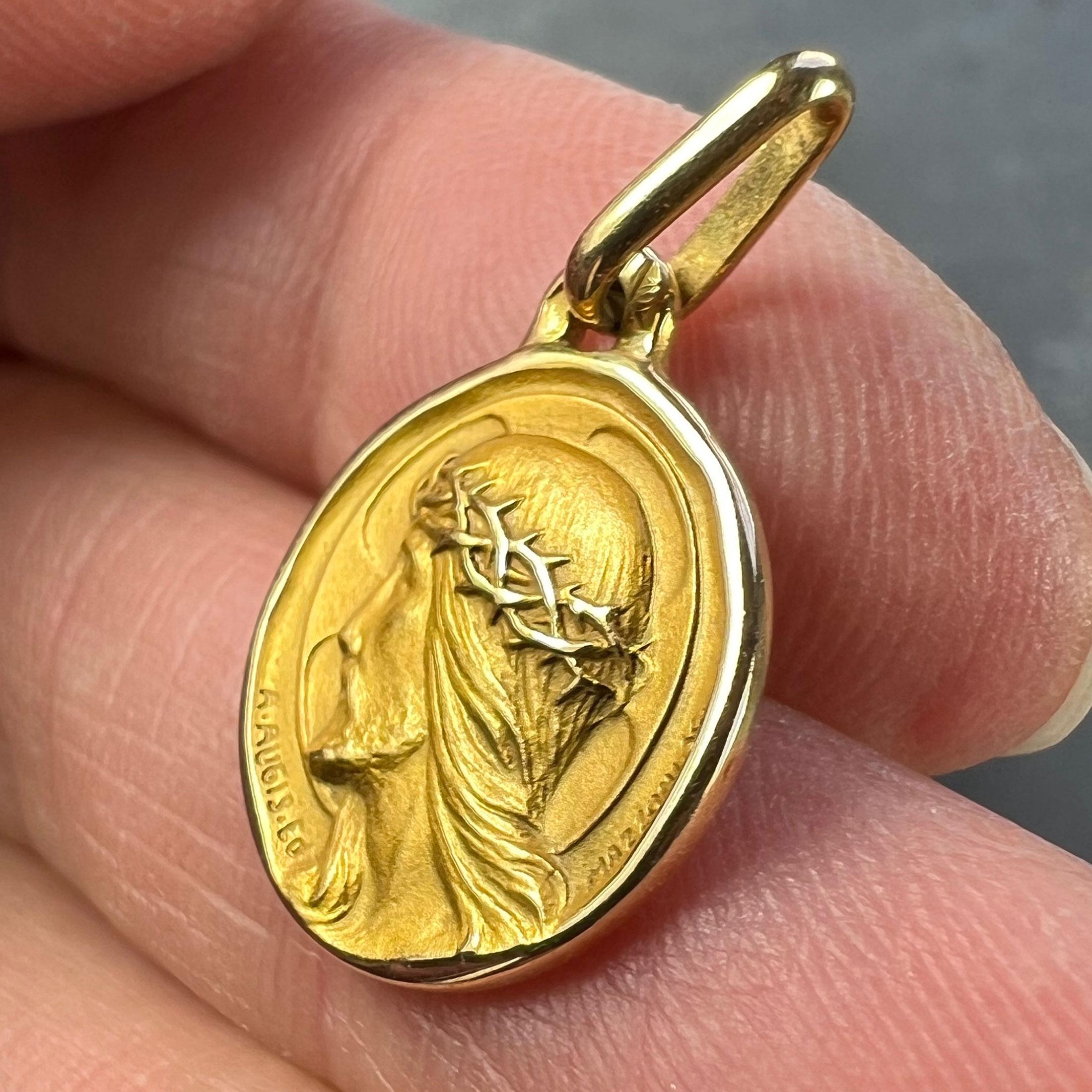 Français A Augis Mazzoni Jésus-Christ Couronne d'épines  Pendentif Gold Medal en or jaune 18K en vente 2