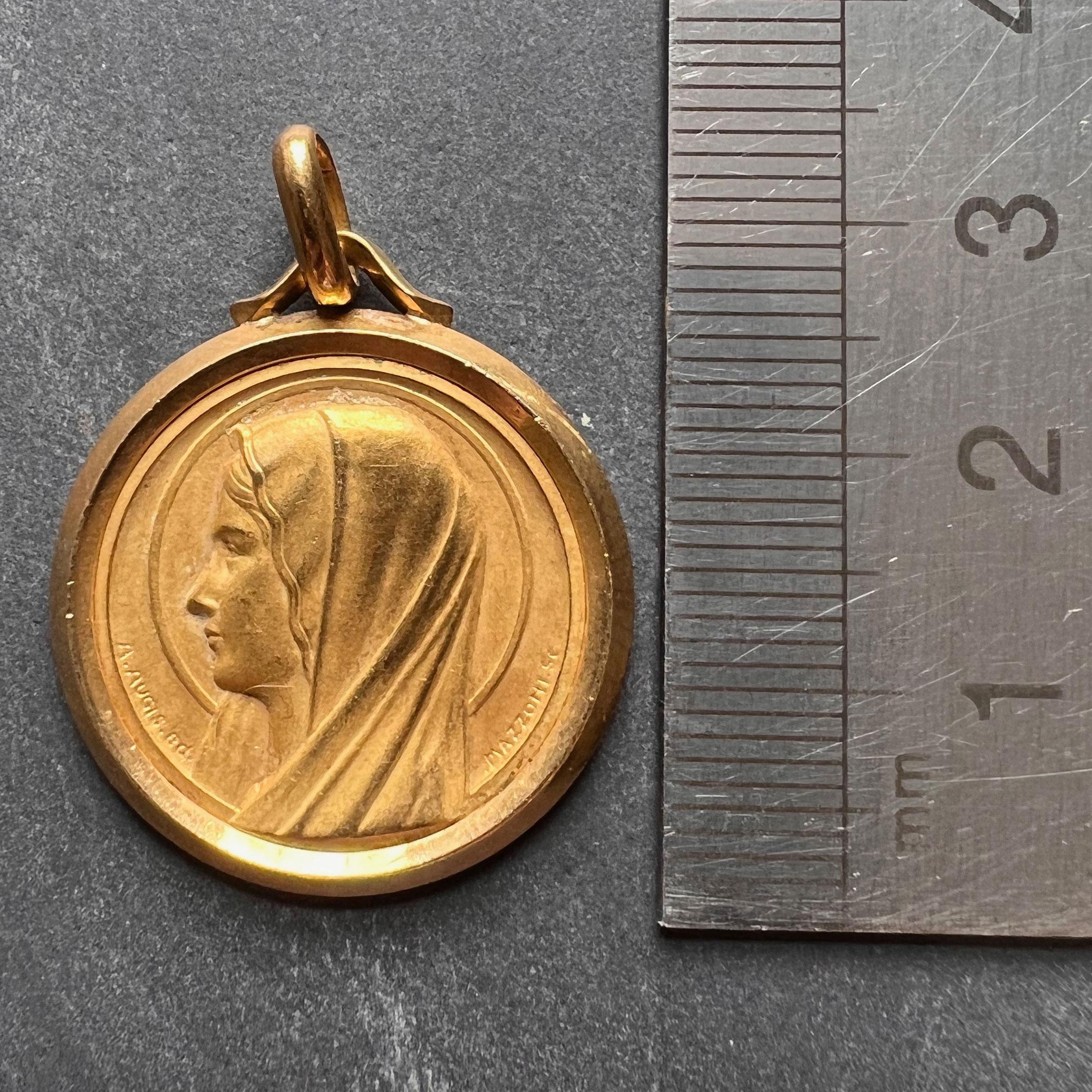 French Augis Mazzoni Virgin Mary 18K Yellow Gold Pendant In Good Condition For Sale In London, GB