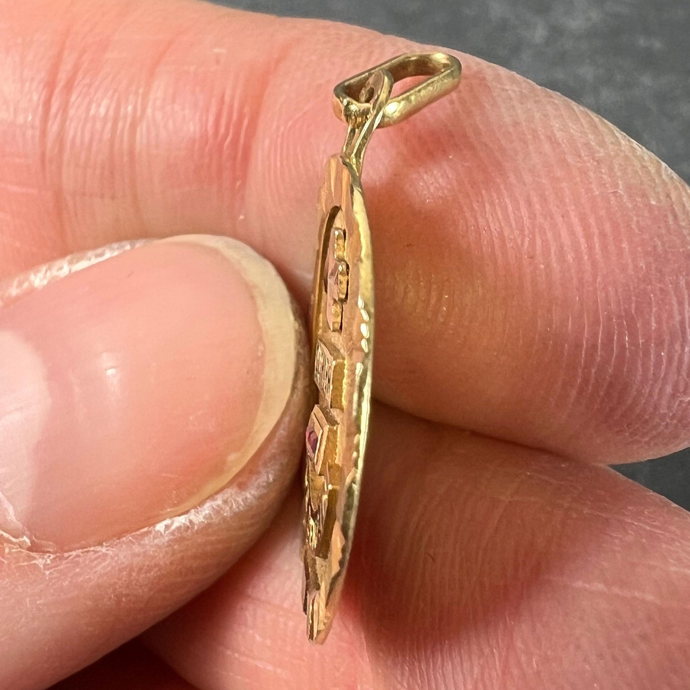 A Augis Plus Qu'Hier Pendentif en or blanc jaune 18K émail rubis amour en vente 2