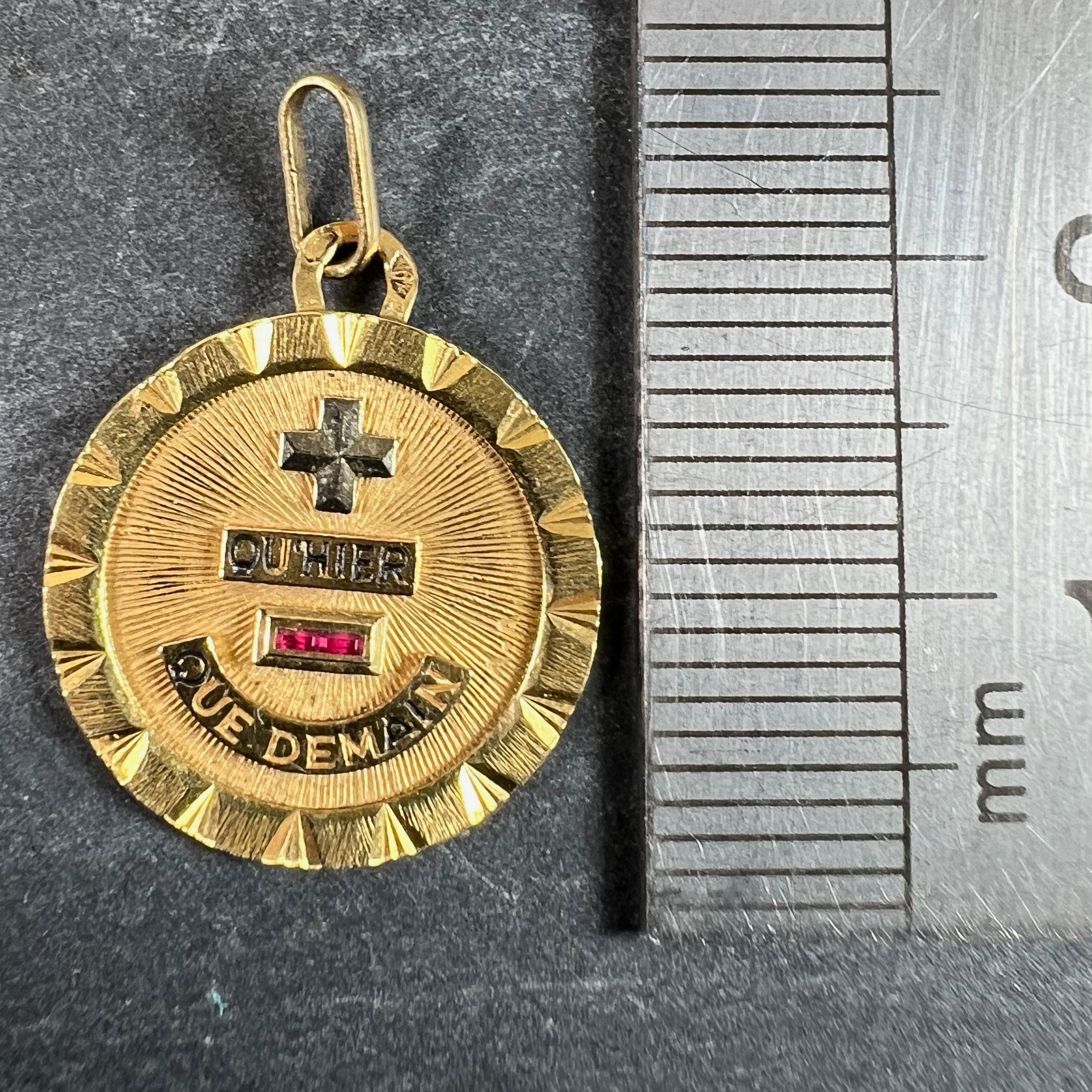 A Augis Plus Qu'Hier Pendentif en or blanc jaune 18K émail rubis amour en vente 4