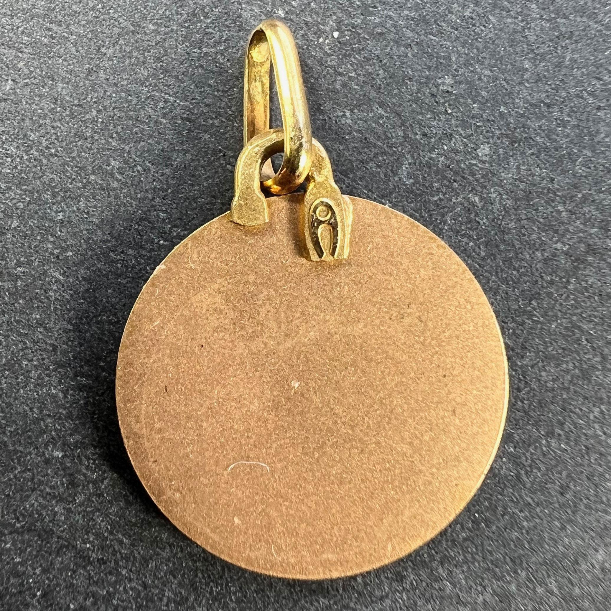 French Augis Religious Virgin Mary 18K Yellow Rose Gold Medal Pendant In Good Condition For Sale In London, GB