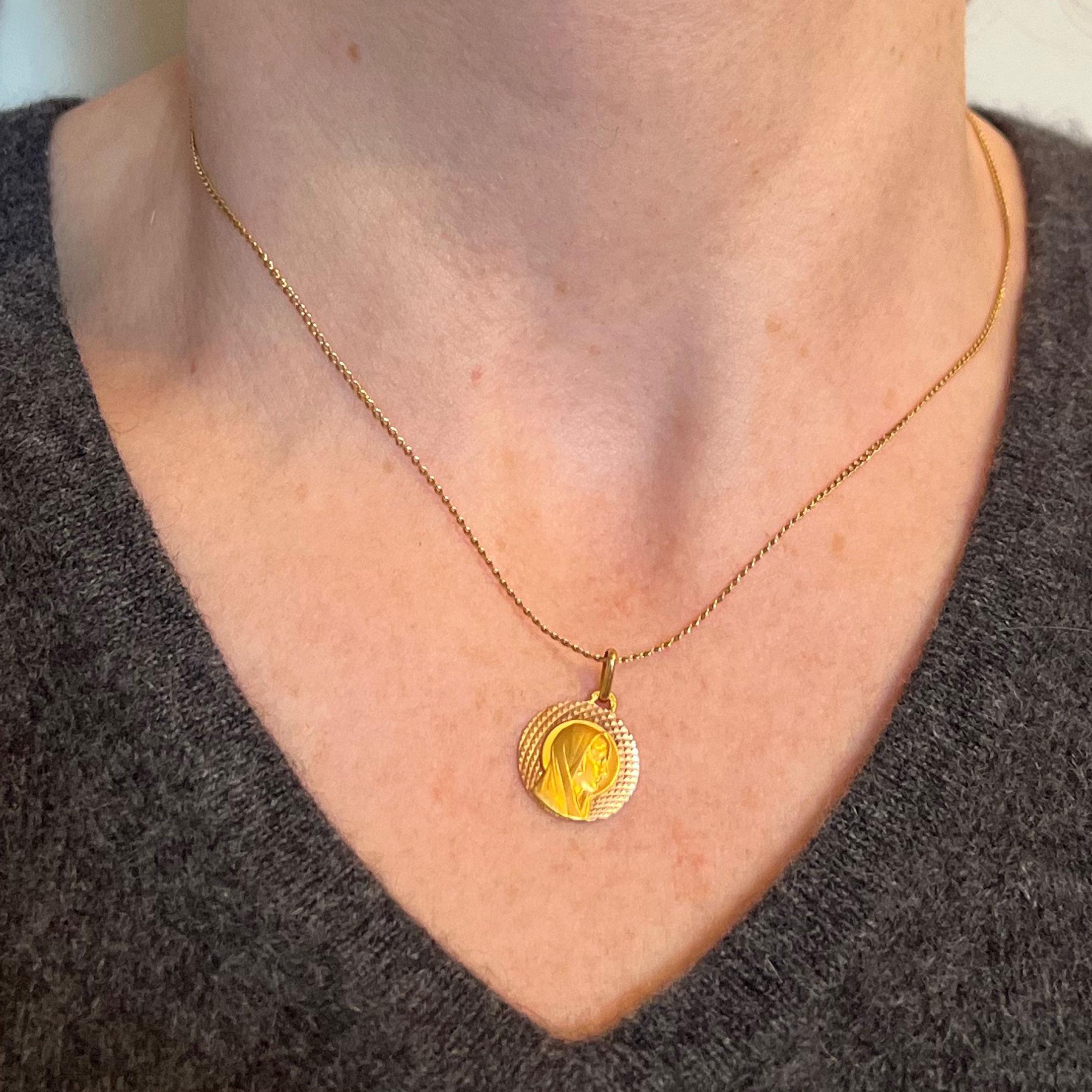 De las mujeres Colgante de medalla de oro amarillo rosa de 18 quilates de la Virgen María Religiosa Augis Francesa en venta