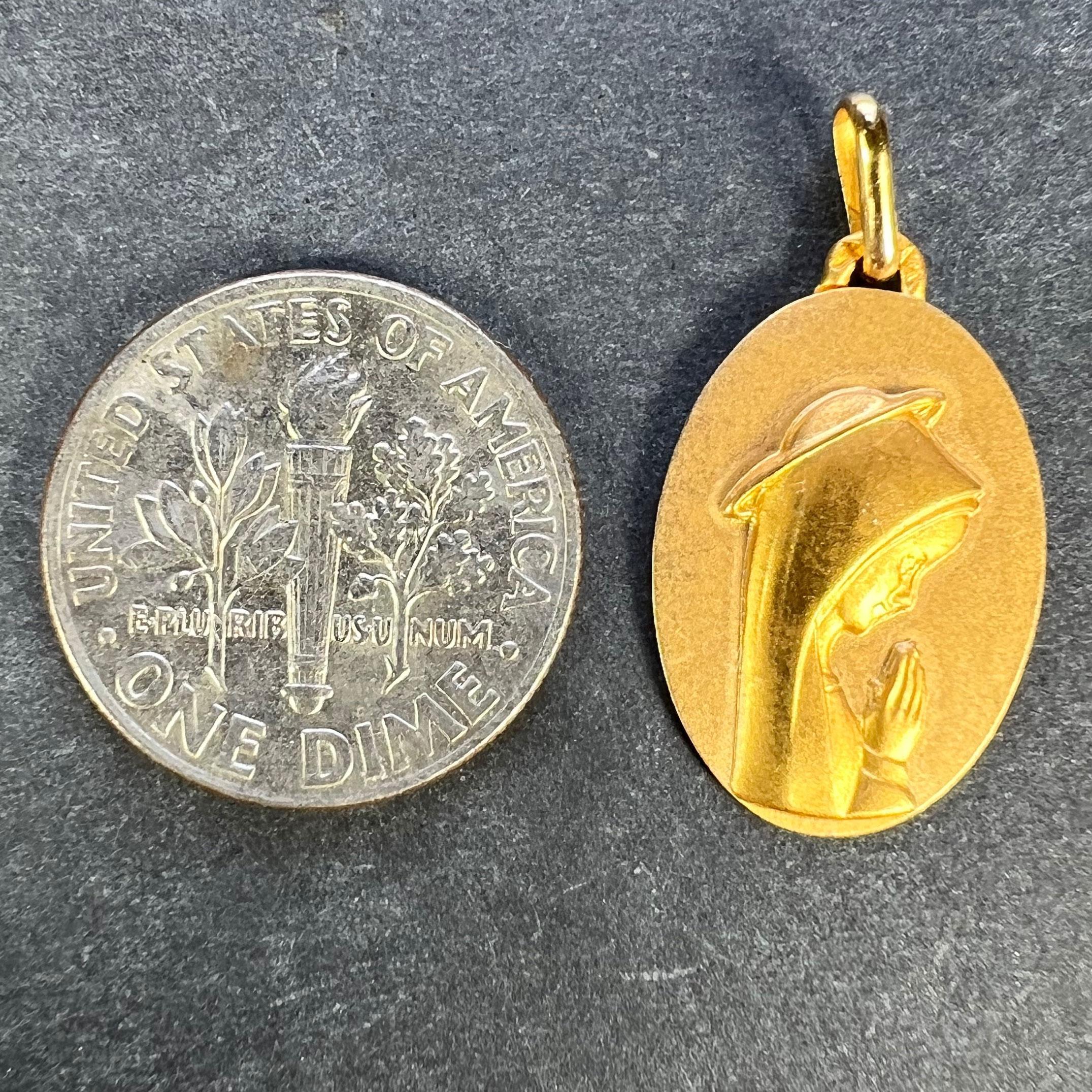 French Augis Virgin Mary 18K Yellow Gold Religious Medal Pendant For Sale 5
