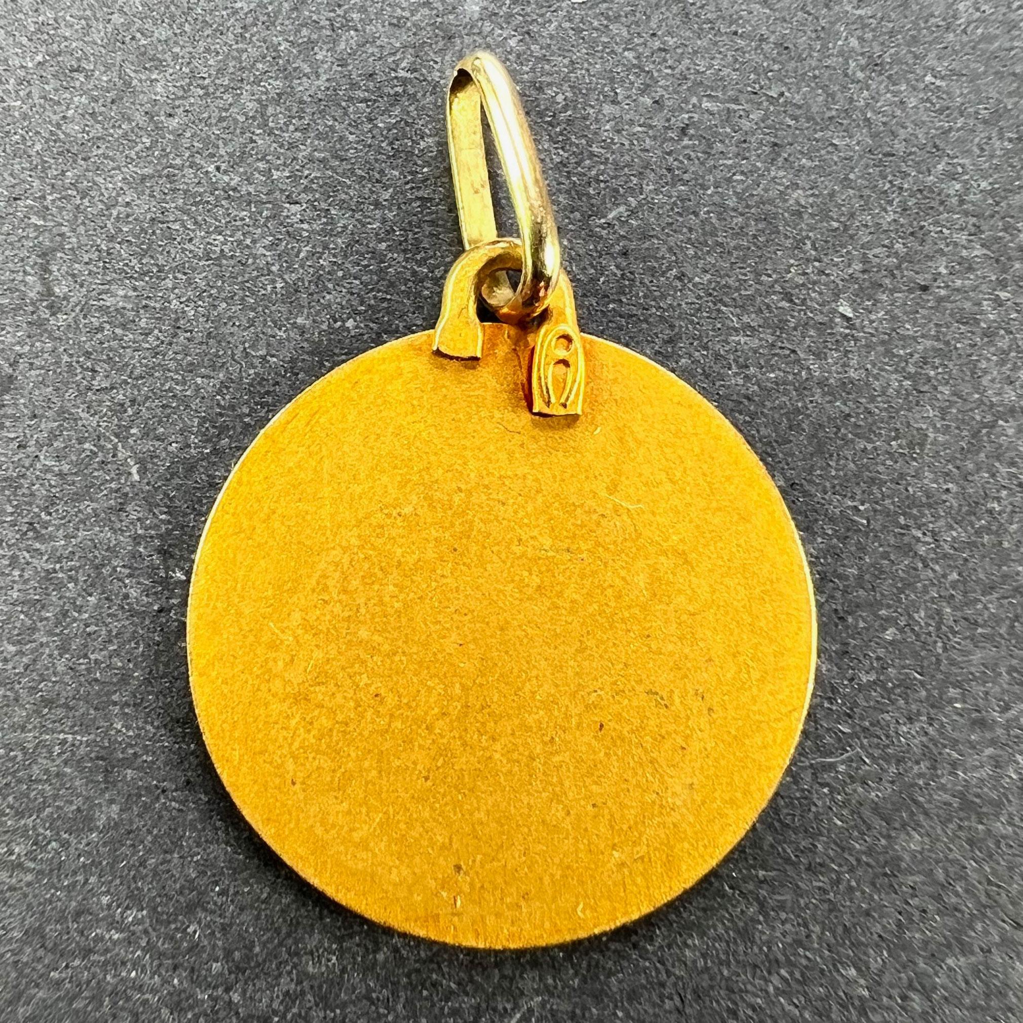 French Augis Virgin Mary 18K Yellow Gold Religious Medal Pendant In Good Condition For Sale In London, GB