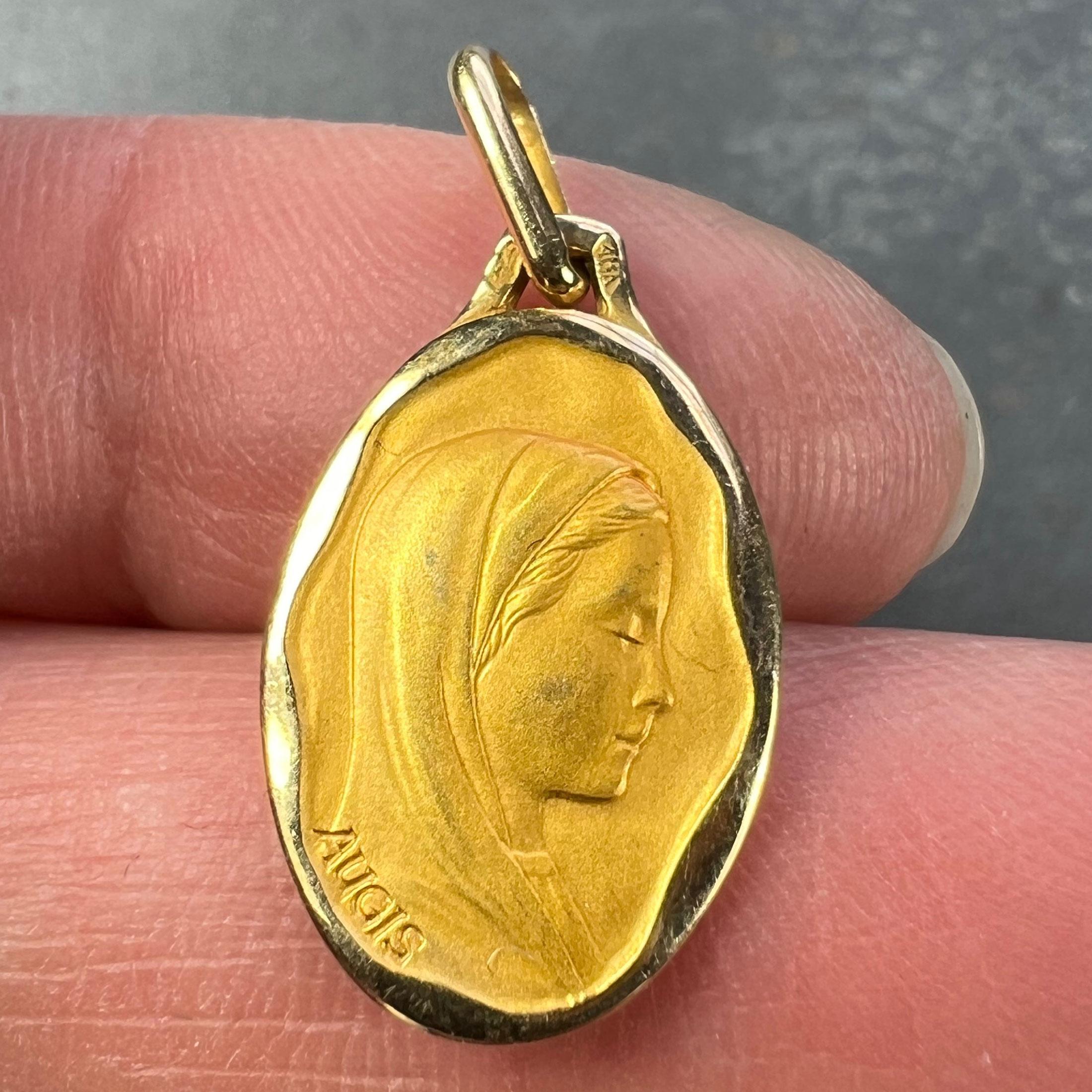 French Augis Virgin Mary 18K Yellow Gold Religious Medal Pendant For Sale 1