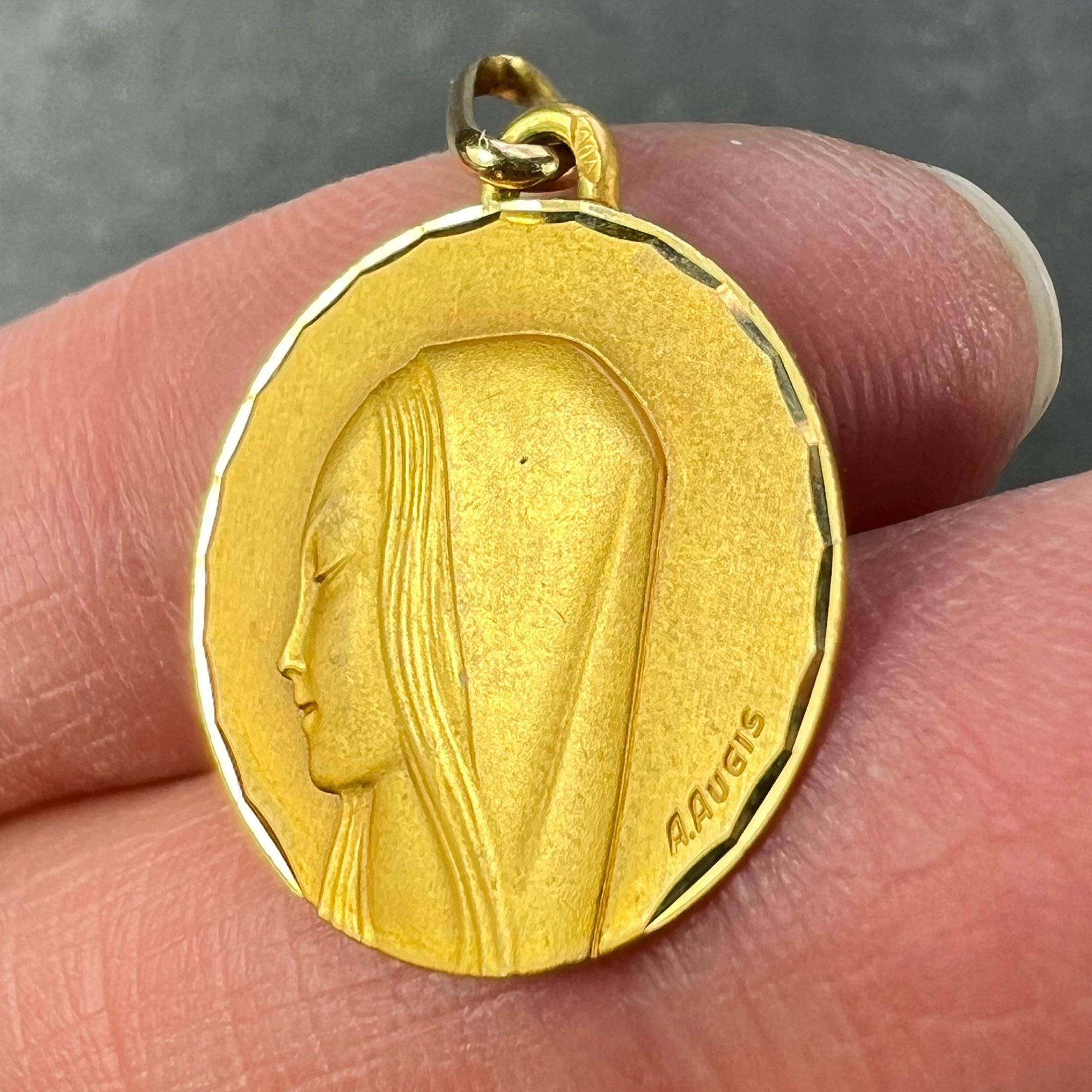 French Augis Virgin Mary 18K Yellow Gold Religious Medal Pendant For Sale 2