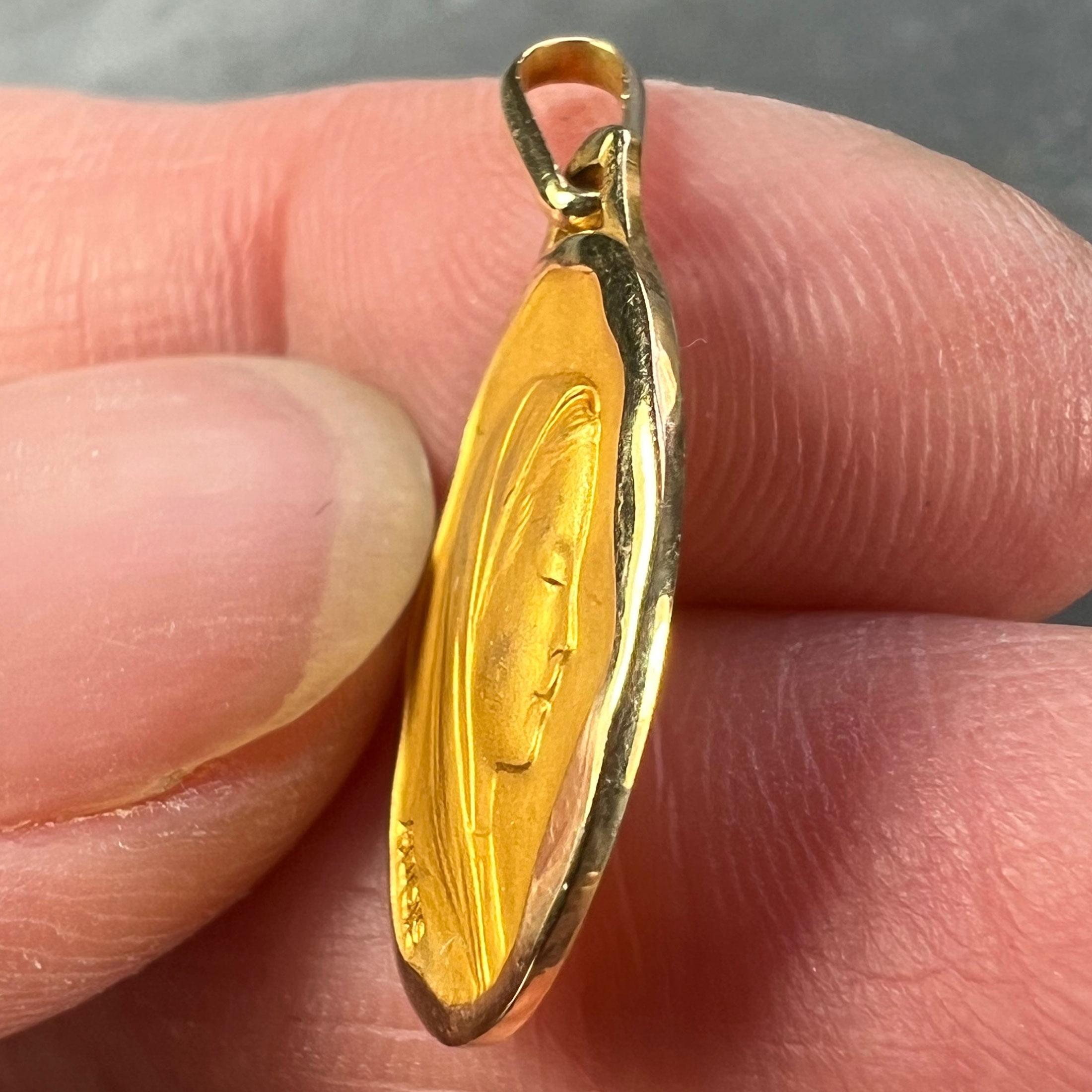 French Augis Virgin Mary 18K Yellow Gold Religious Medal Pendant For Sale 3