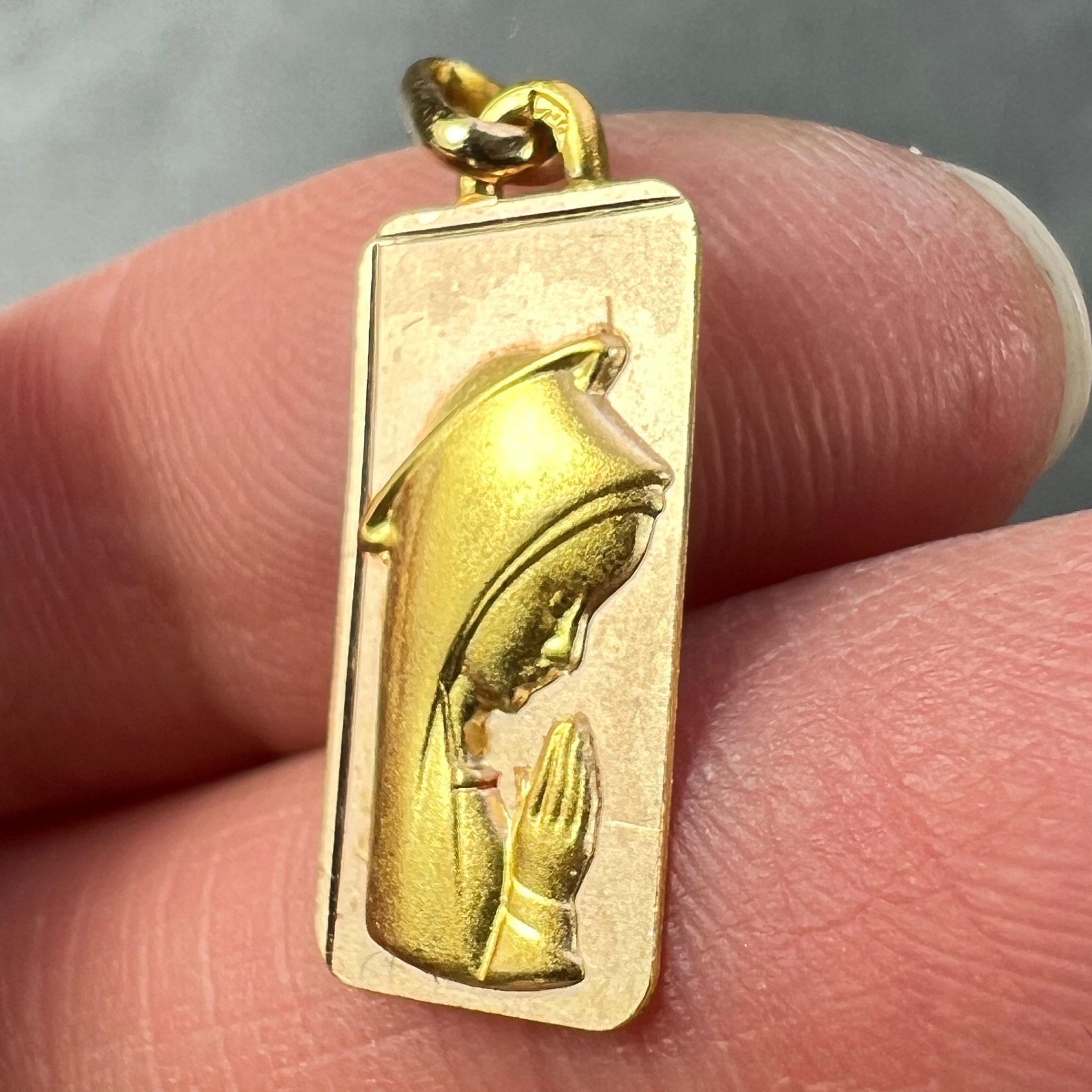 French Augis Virgin Mary 18K Yellow Rose Gold Religious Medal Pendant For Sale 2