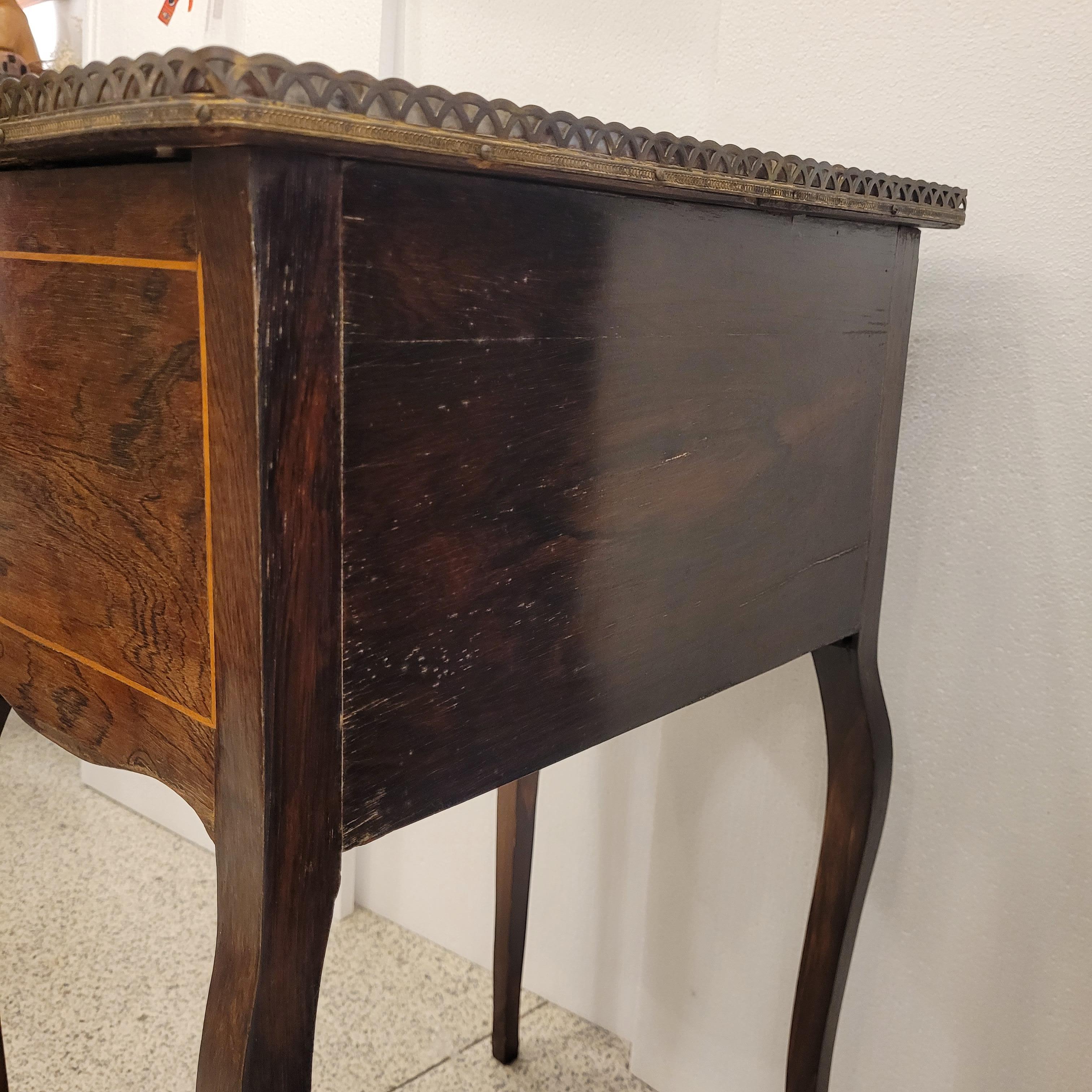 Tavolo ausiliario francese, Tavolino  intarsio e marmo, Napoleone III in vendita 11