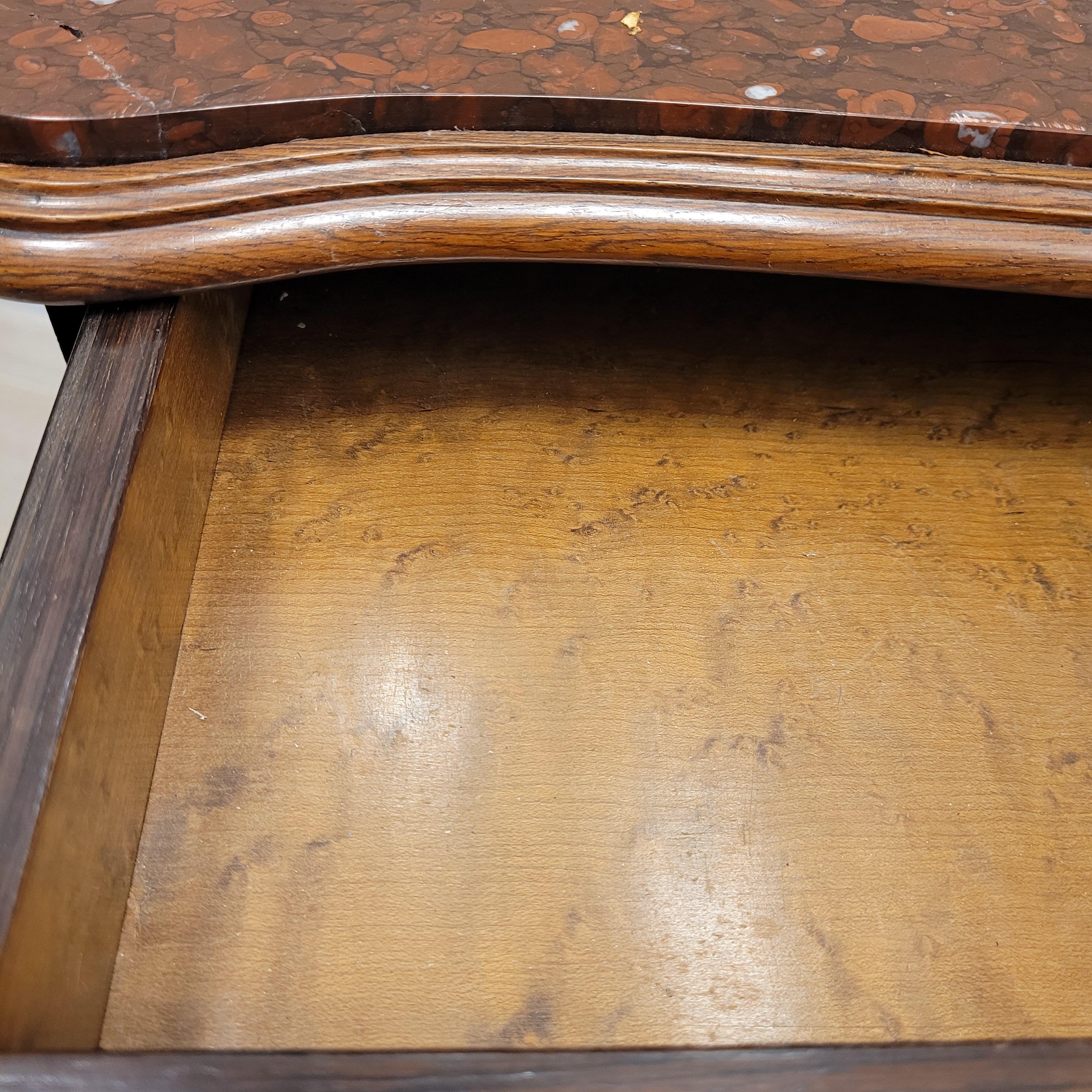 Commode de table auxiliaire française style Napoléon III  Marbre de Bourgogne en vente 9