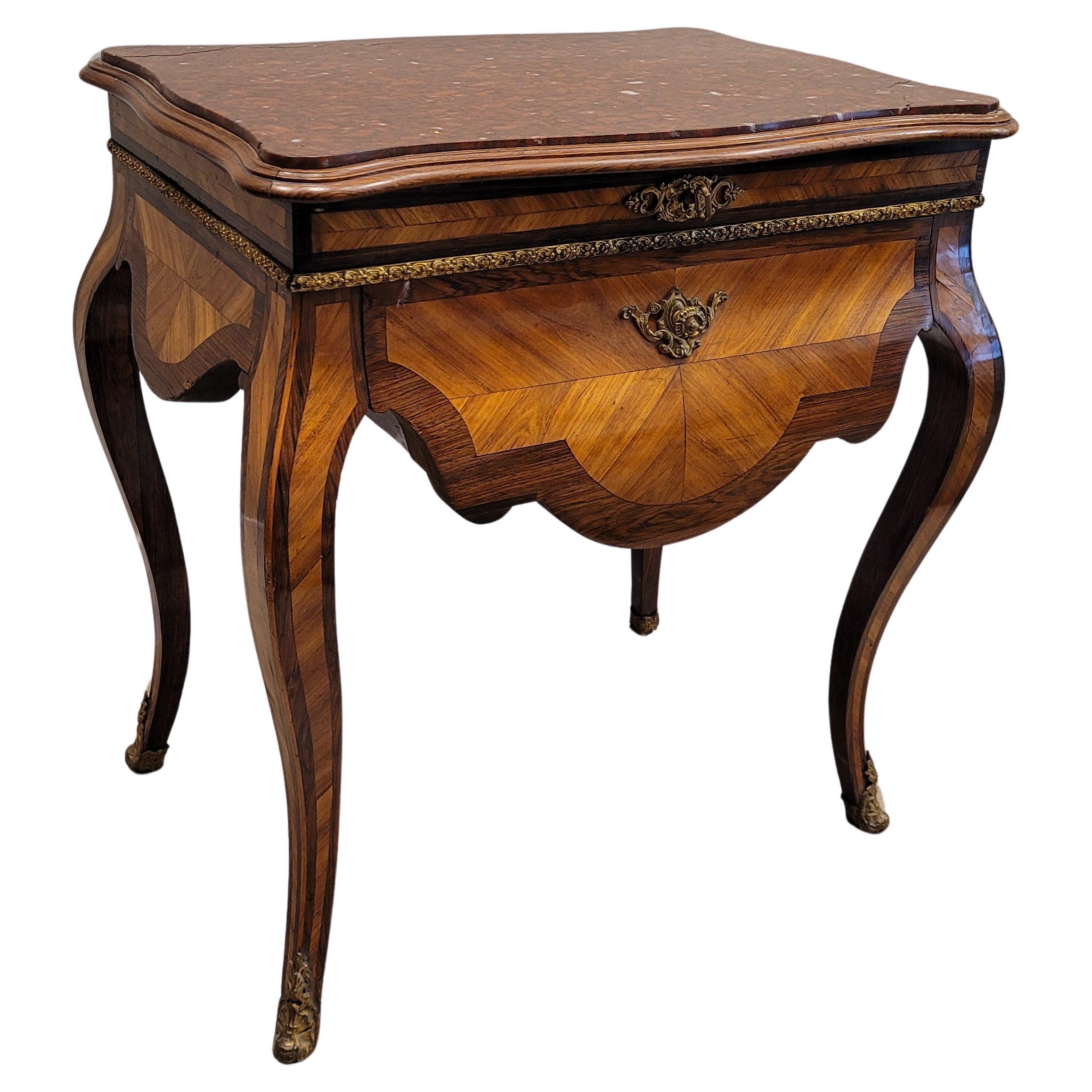 Commode de table auxiliaire française style Napoléon III  Marbre de Bourgogne en vente