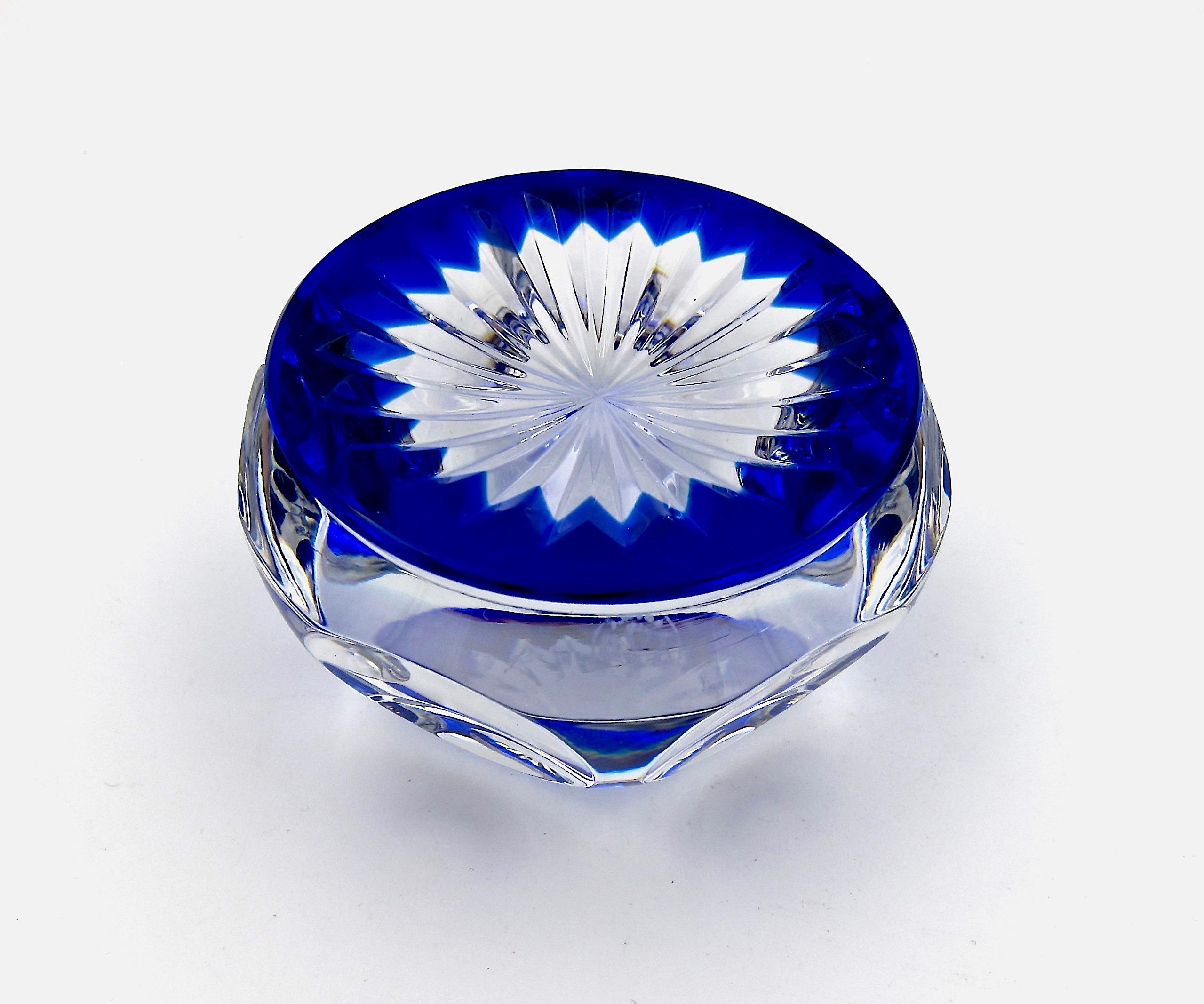 French Baccarat Art Glass Paperweight In Good Condition In Los Angeles, CA