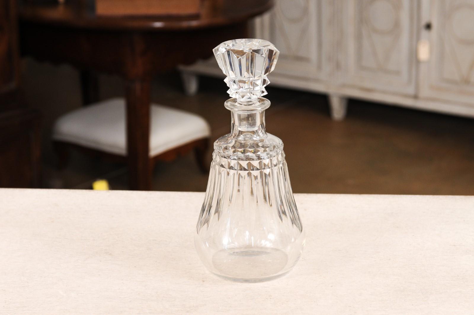 French Baccarat Crystal 1940s Pear Shaped Decanter with Cutaway Motifs For Sale 2