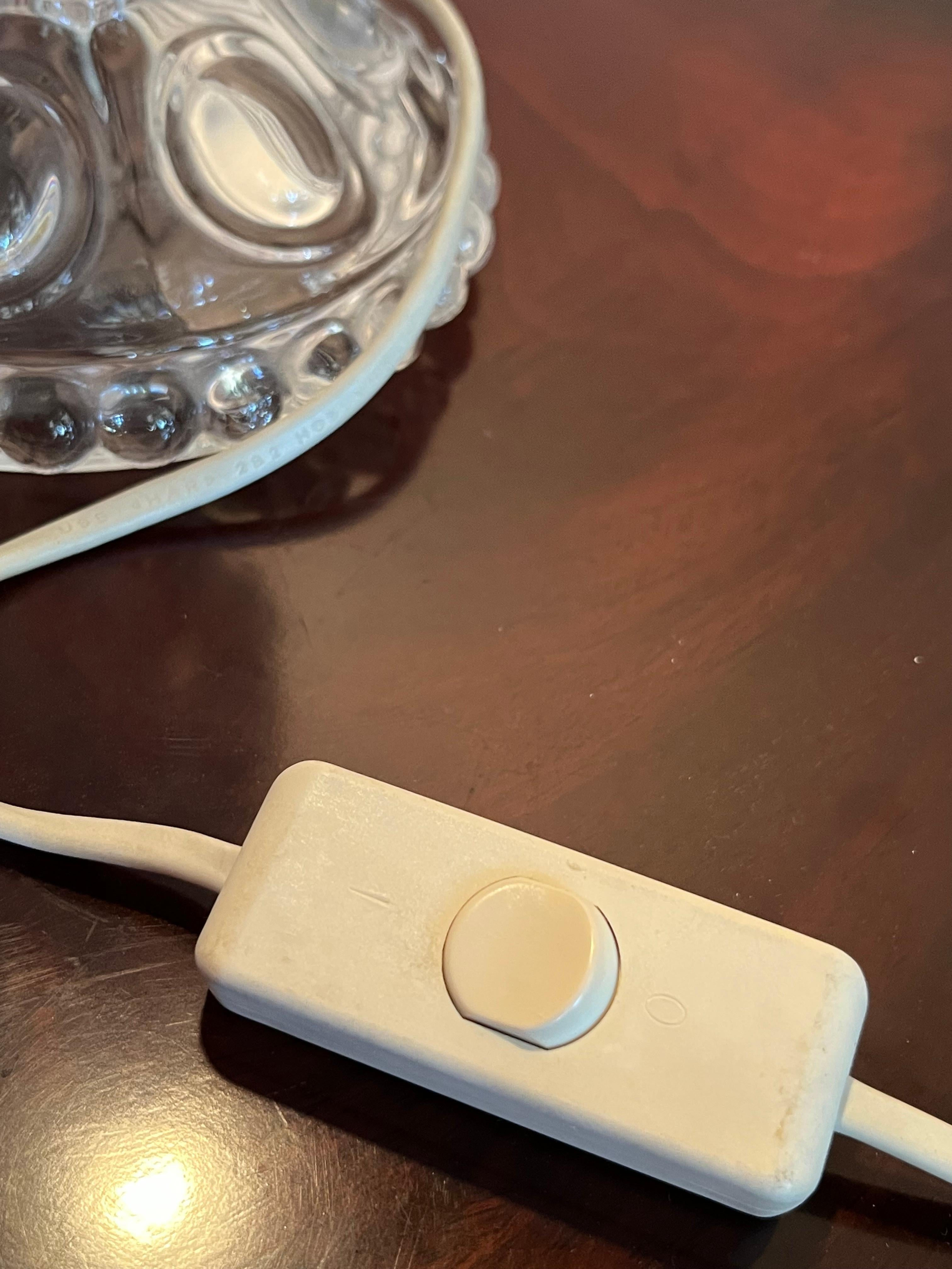Lámpara de mesa francesa de cristal de Baccarat, años 90 en venta 4
