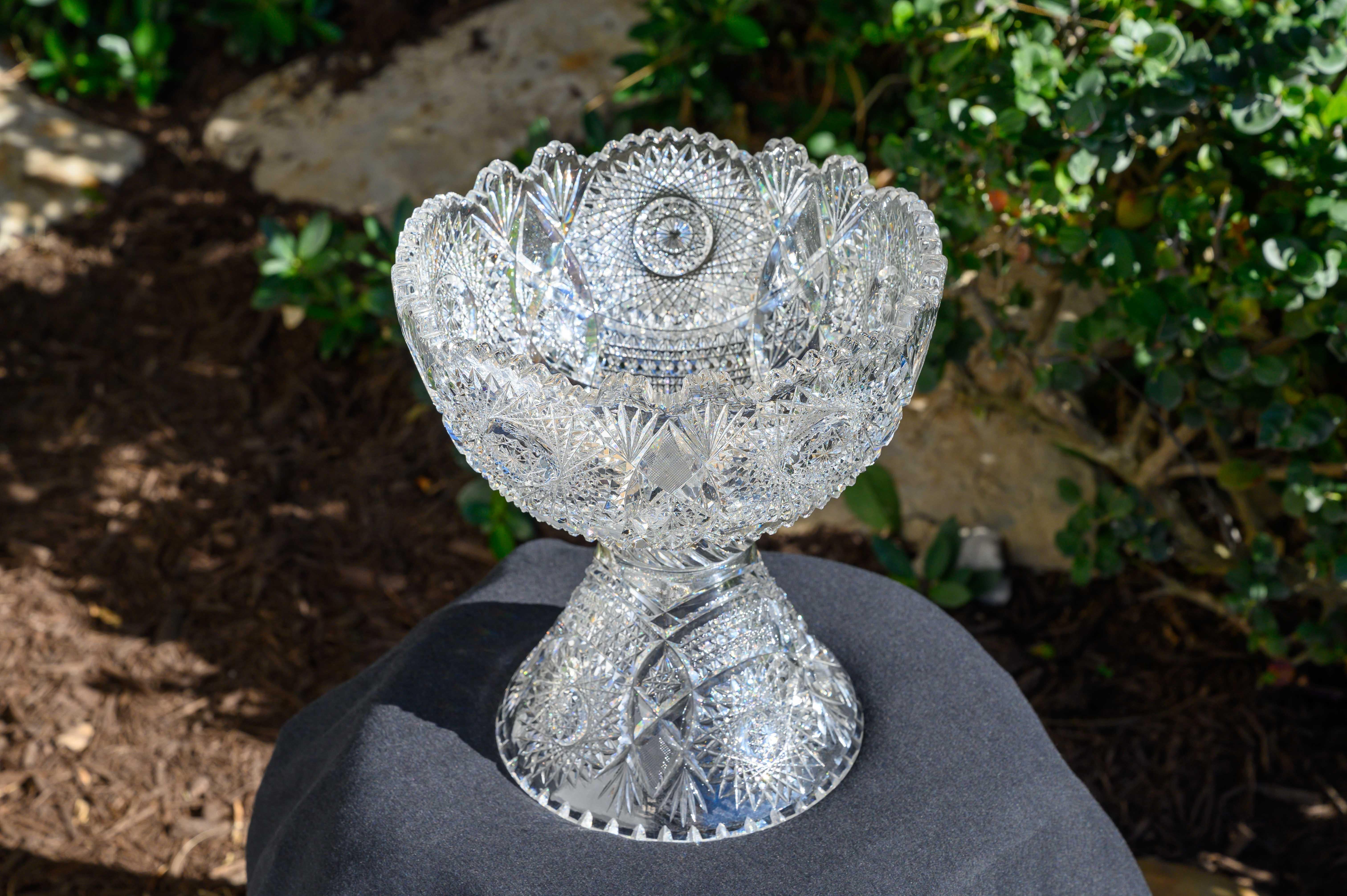 20th Century Baccarat Attrib. French Diamond Cut Crystal Footed Bowl or Bowl on a Pedestal For Sale