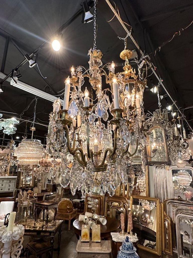 Lampadario francese Baccarat Manner in bronzo dorato in vendita 5