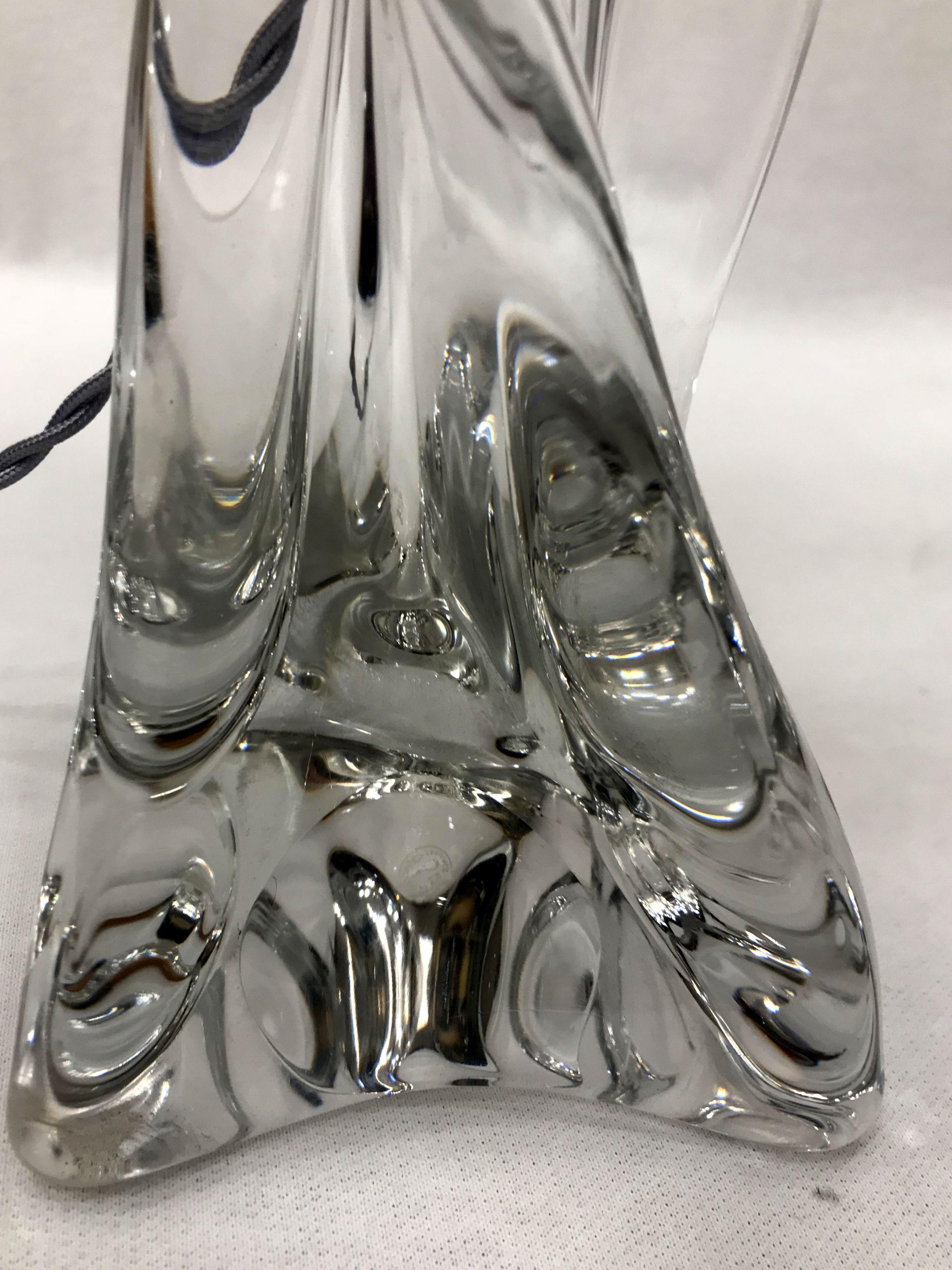 French Baccarat Midcentury Crystal Lamp with Twisted Pattern Signed by Baccarat In Good Condition For Sale In Budapest, Budapest