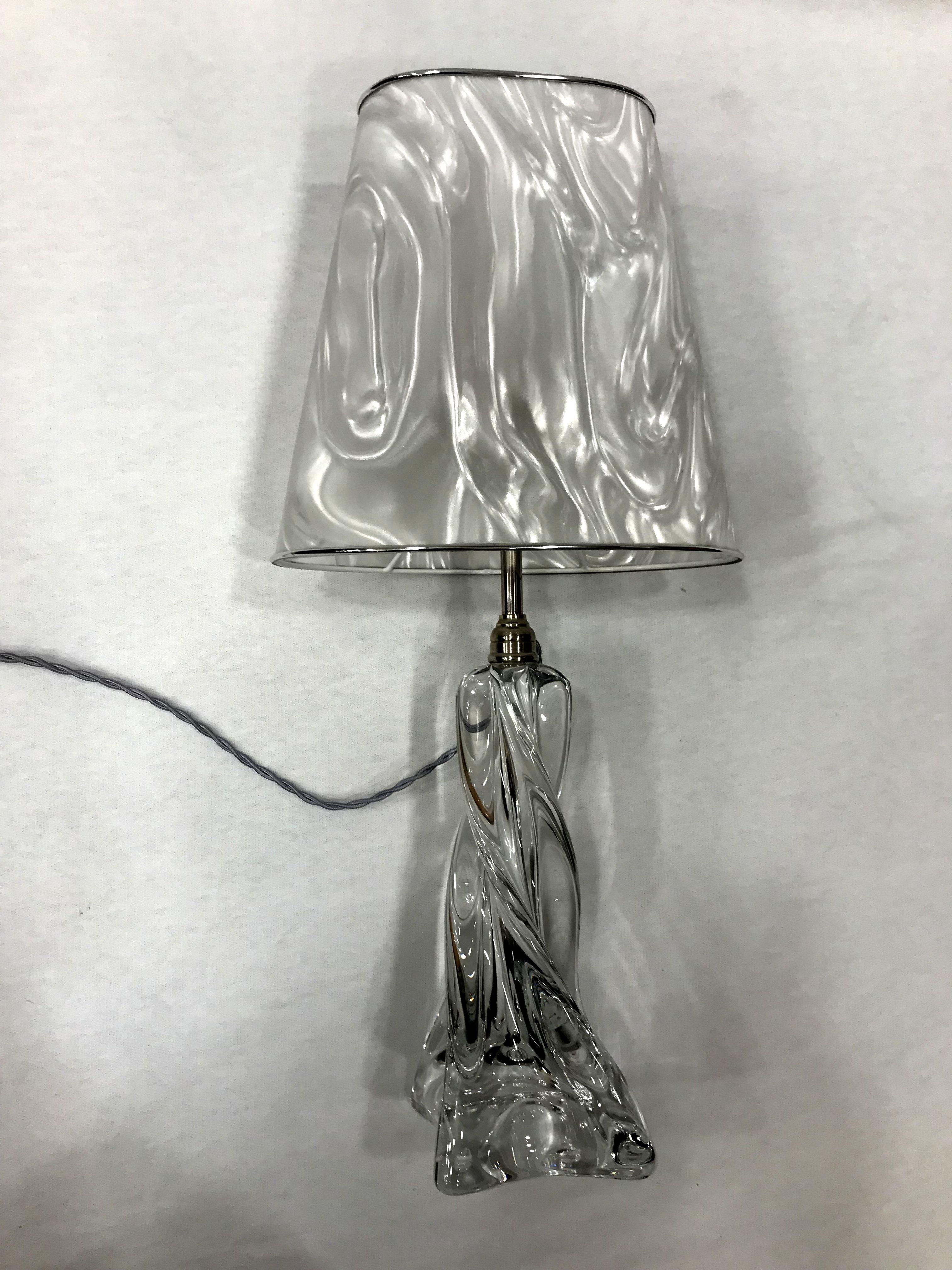 French Baccarat Midcentury Crystal Lamp with Twisted Pattern Signed by Baccarat For Sale 3