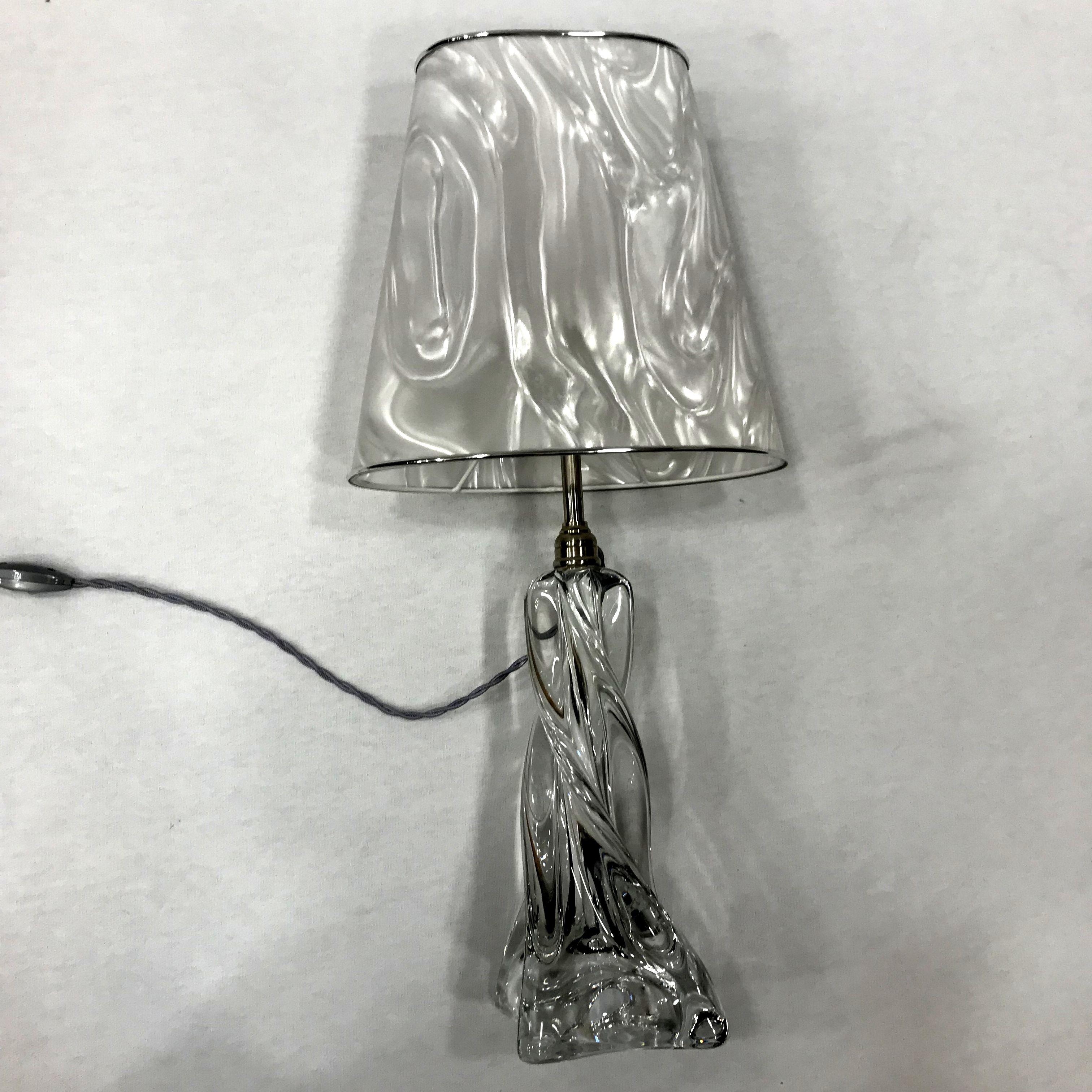 French Baccarat Midcentury Crystal Lamp with Twisted Pattern Signed by Baccarat For Sale 4