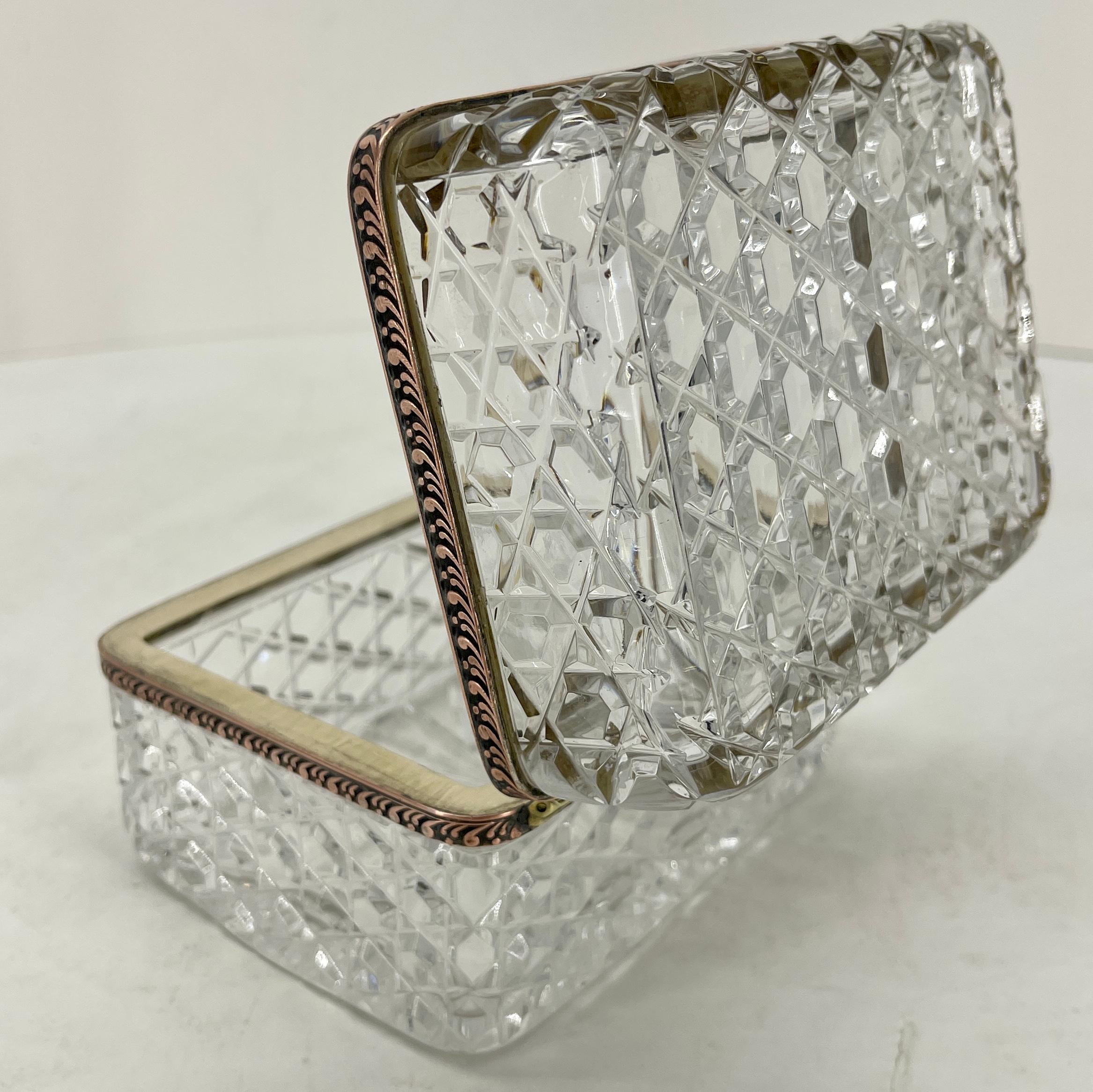 Französisch Baccarat Stil geschliffenem Kristall mit Deckel Box mit Messing Hardware im Angebot 7