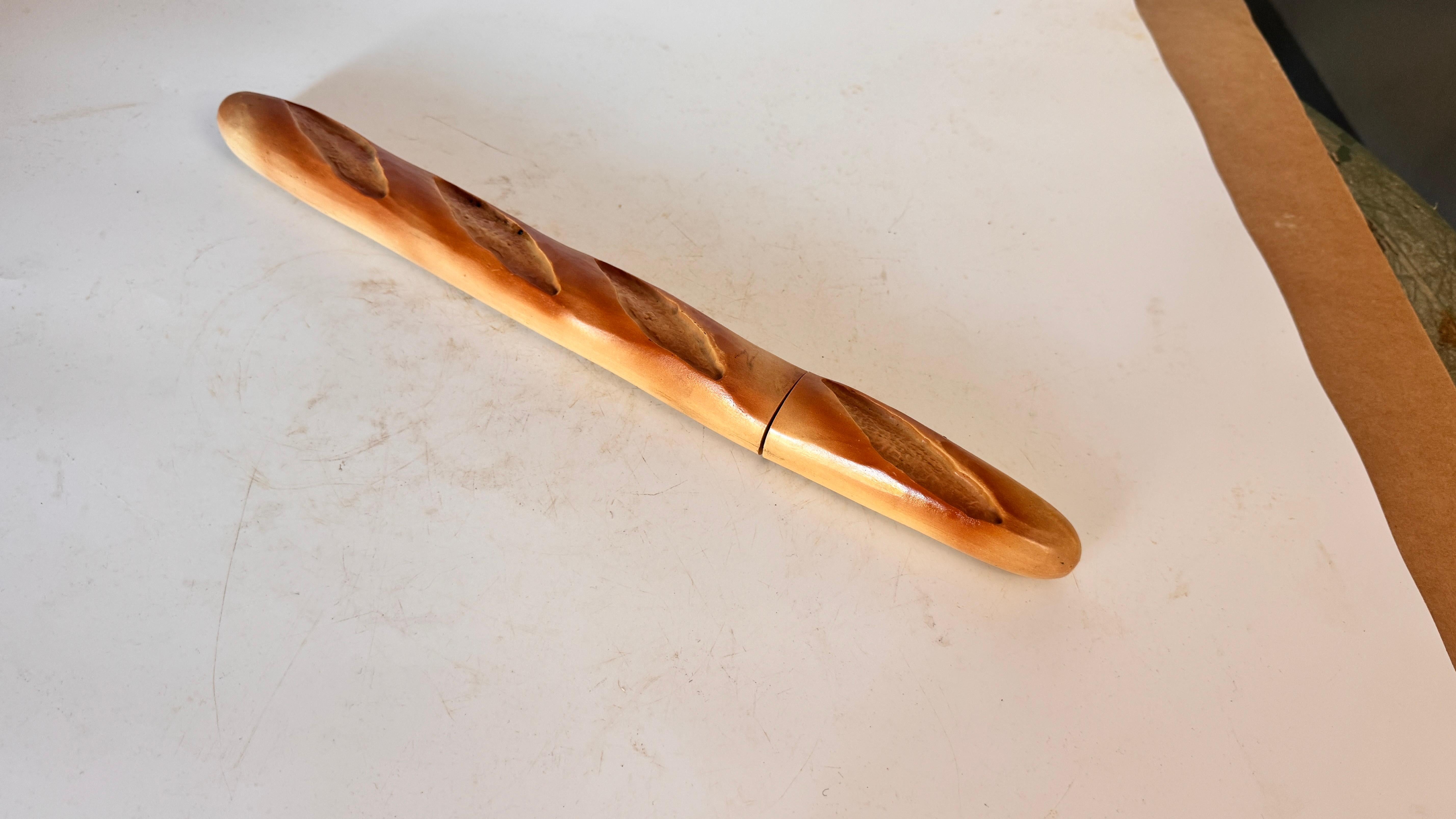 Français Couteau à baguette français - Trompe-l'œil en bois et métal - France, 20e siècle en vente