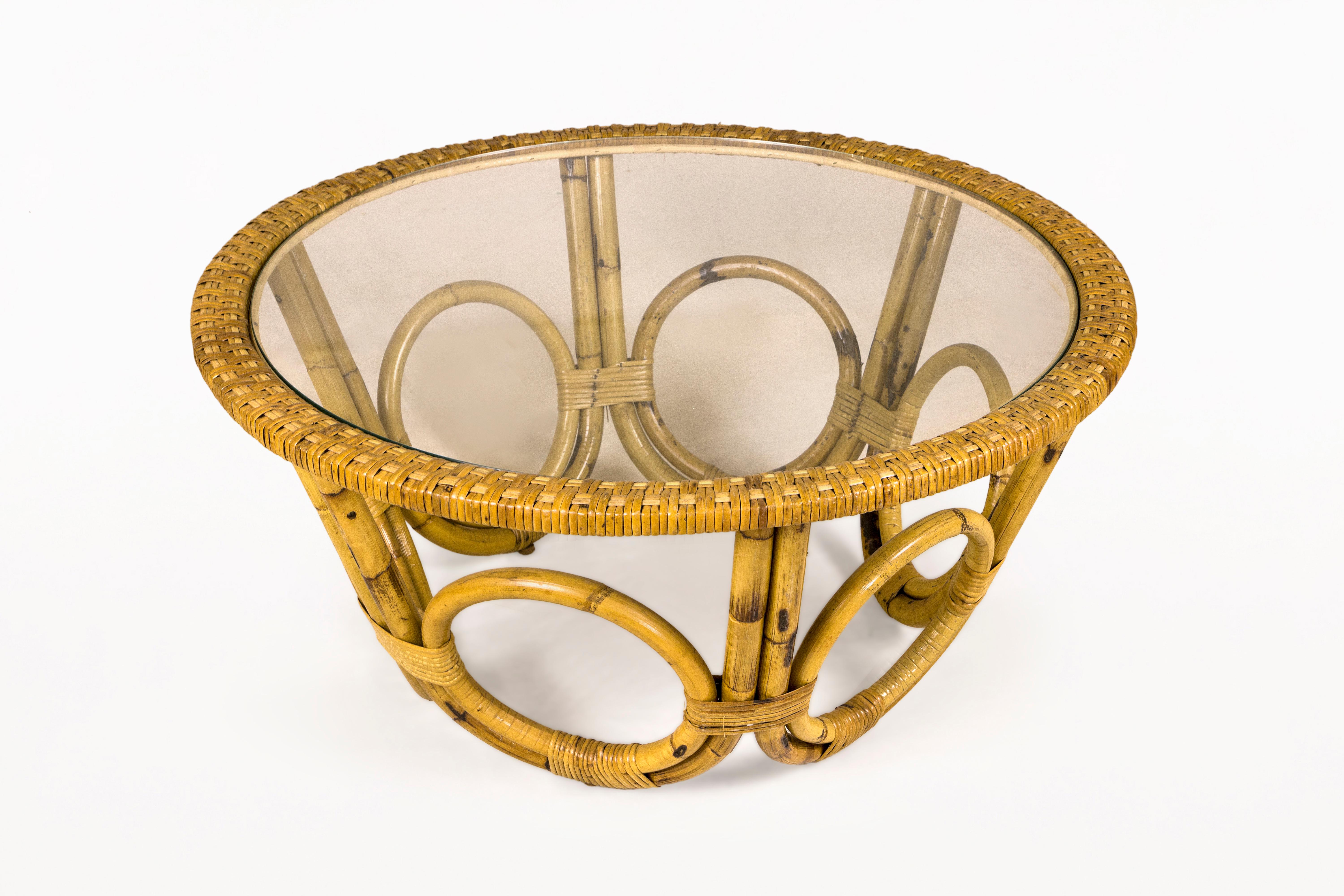 Mesa baja francesa de bambú y cristal, circa 1970, Francia Moderno de mediados de siglo en venta