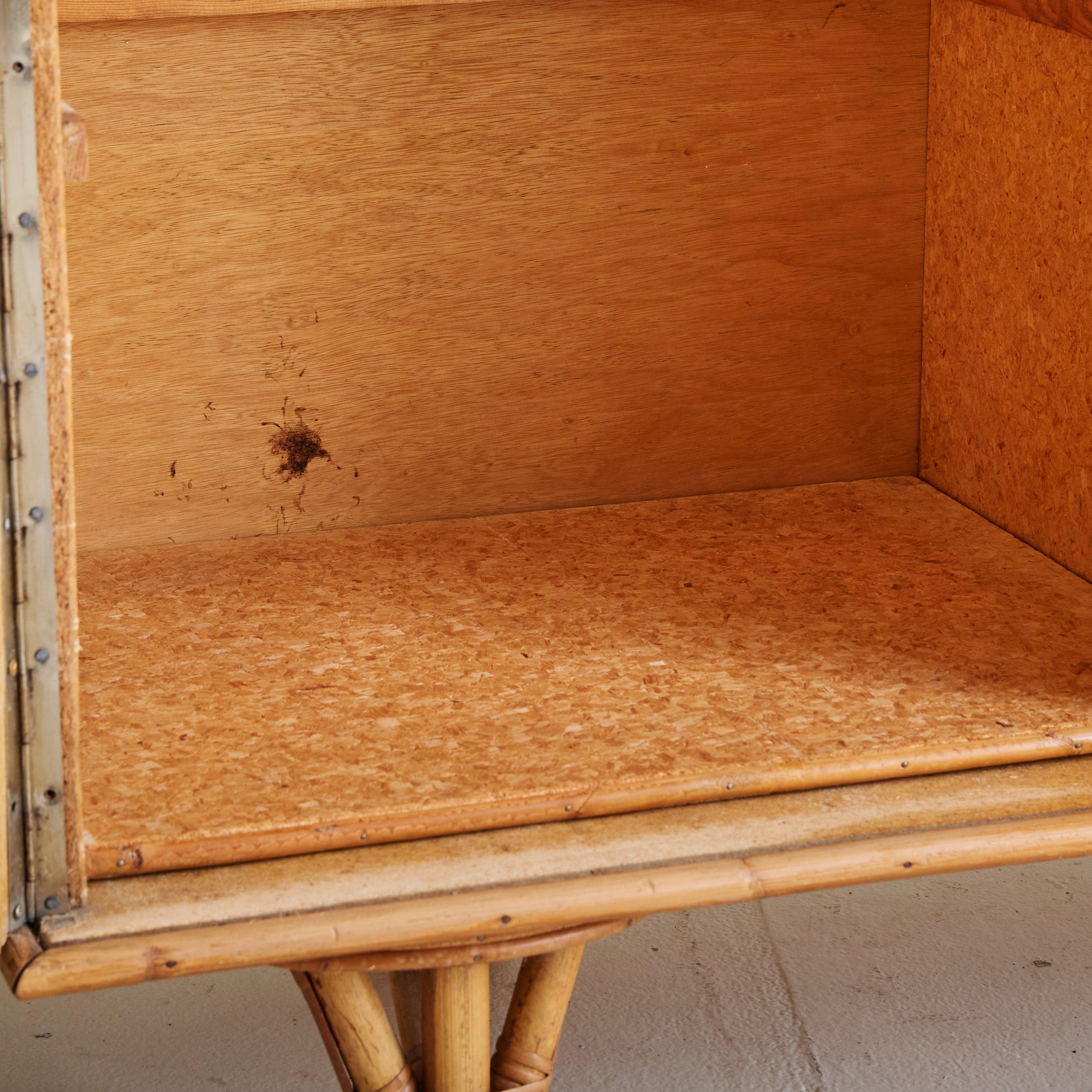 Credenza francesa de bambú con llave atribuida a Adrien Audoux and Frida Minet, años 60 en venta 2