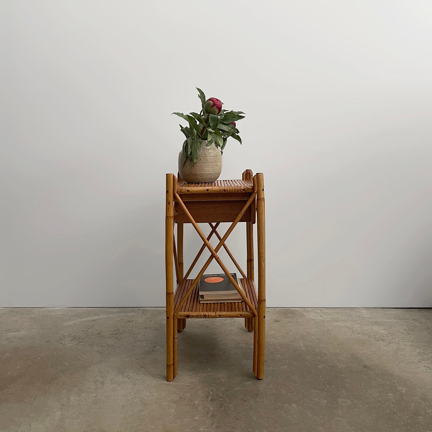 Table d'appoint en bambou français en vente 1
