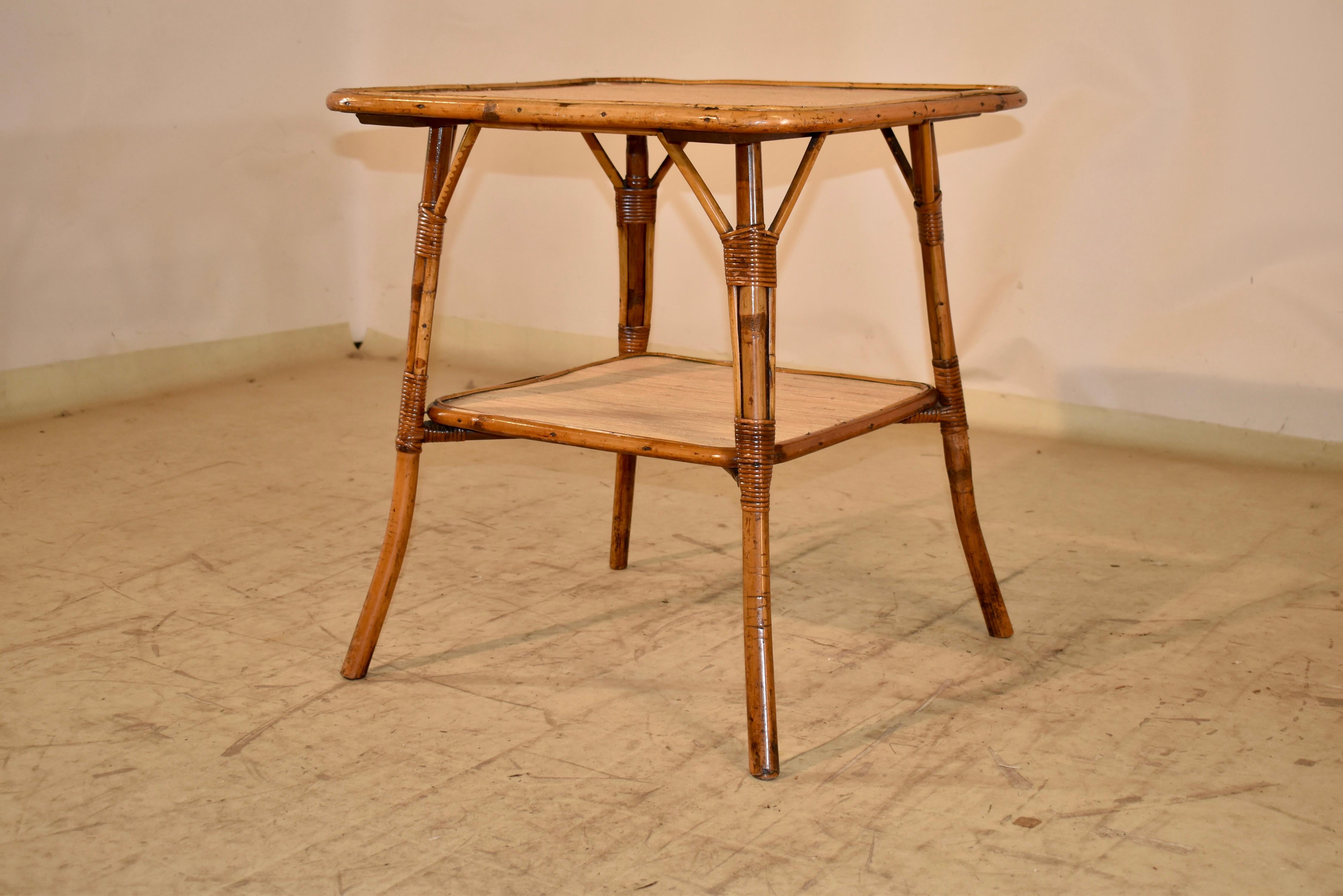 Mesa auxiliar francesa grande de bambú, Circa 1960's en Bueno estado para la venta en High Point, NC