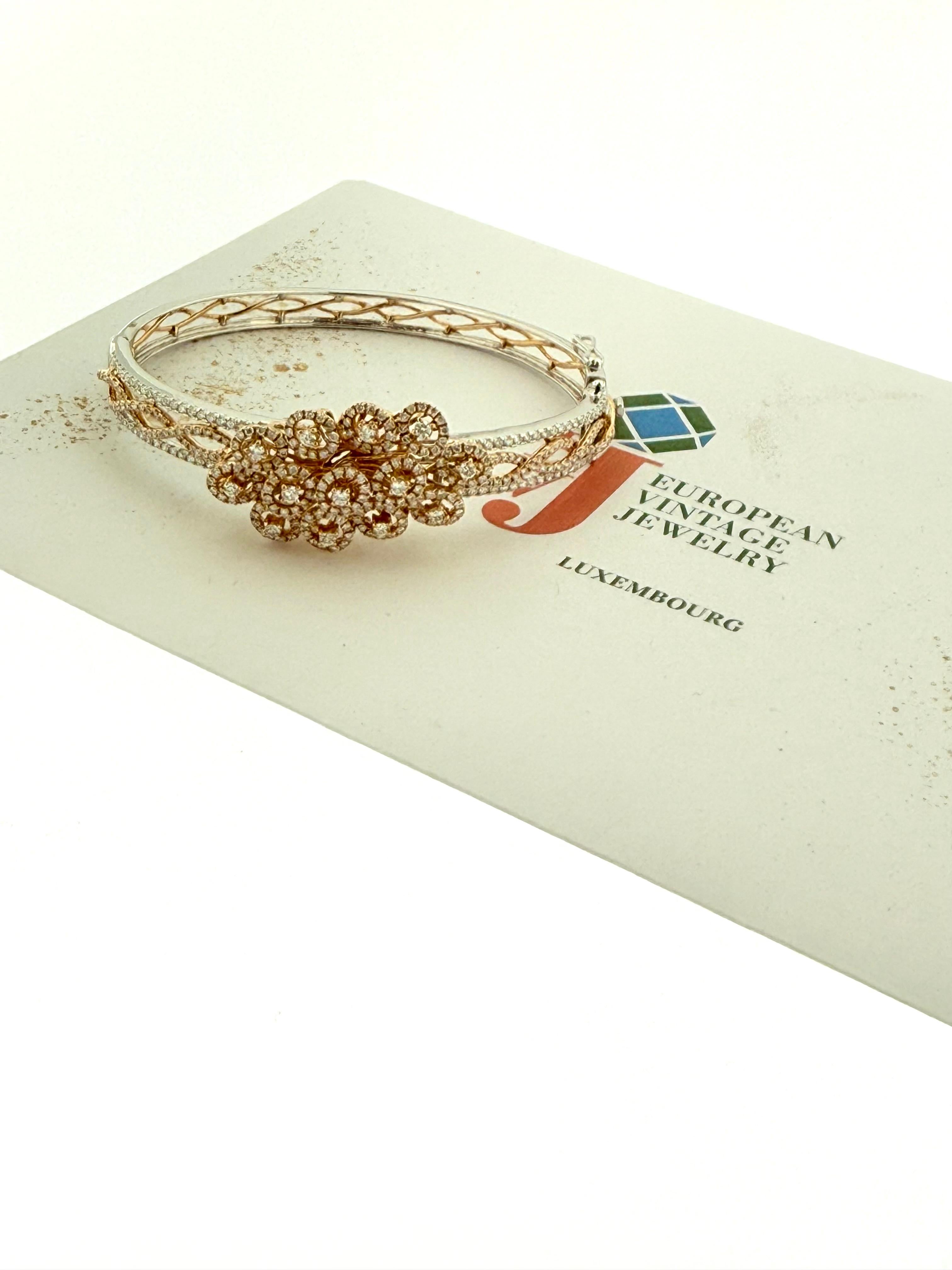 Französischer Armreif Weiß- und Roségold mit natürlichen Diamanten (Zeitgenössisch) im Angebot