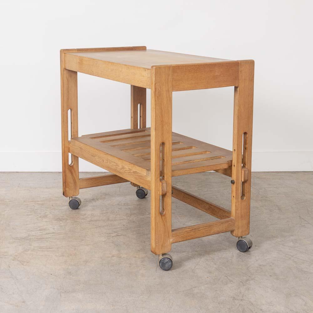 Chêne Chariot de bar sculpté français dans le style de Guillerme et Chambron en vente