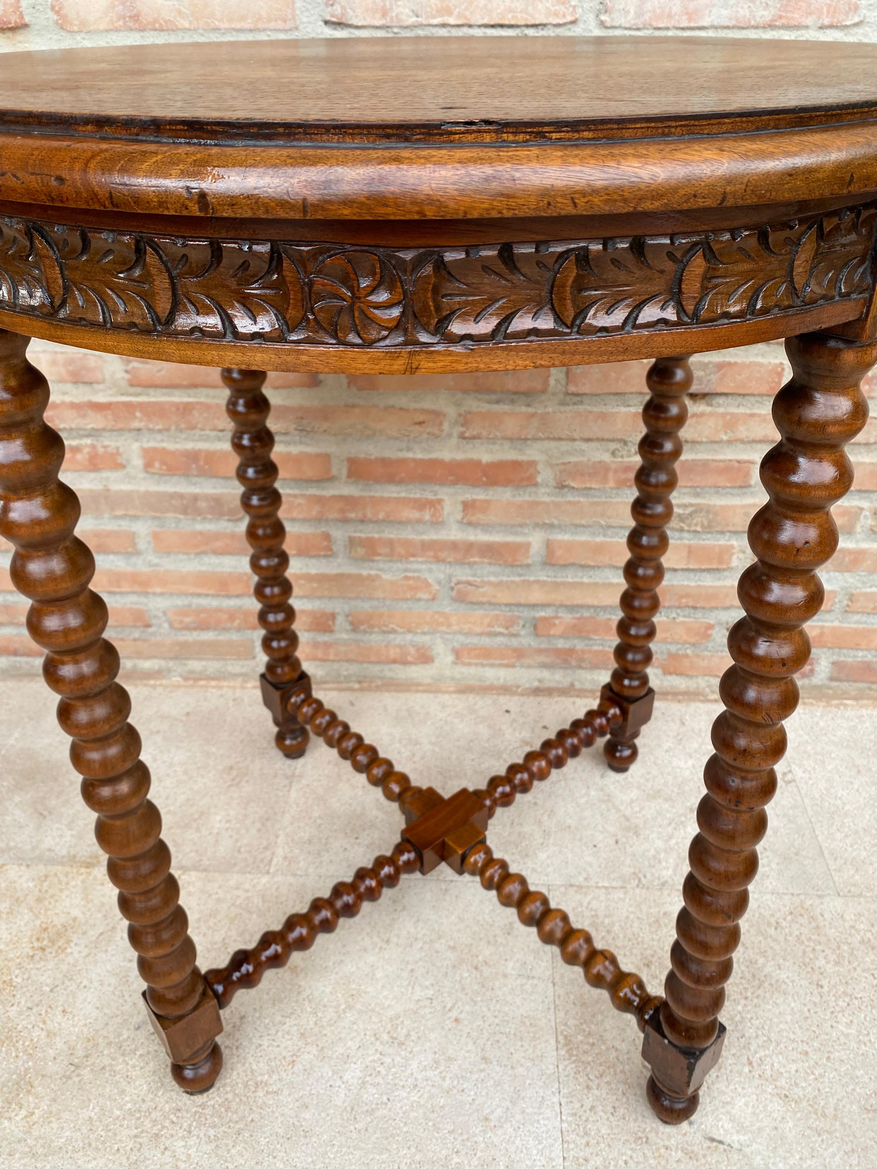 Provincial français Table de barley française avec pieds en loupe, fin du 19ème siècle en vente