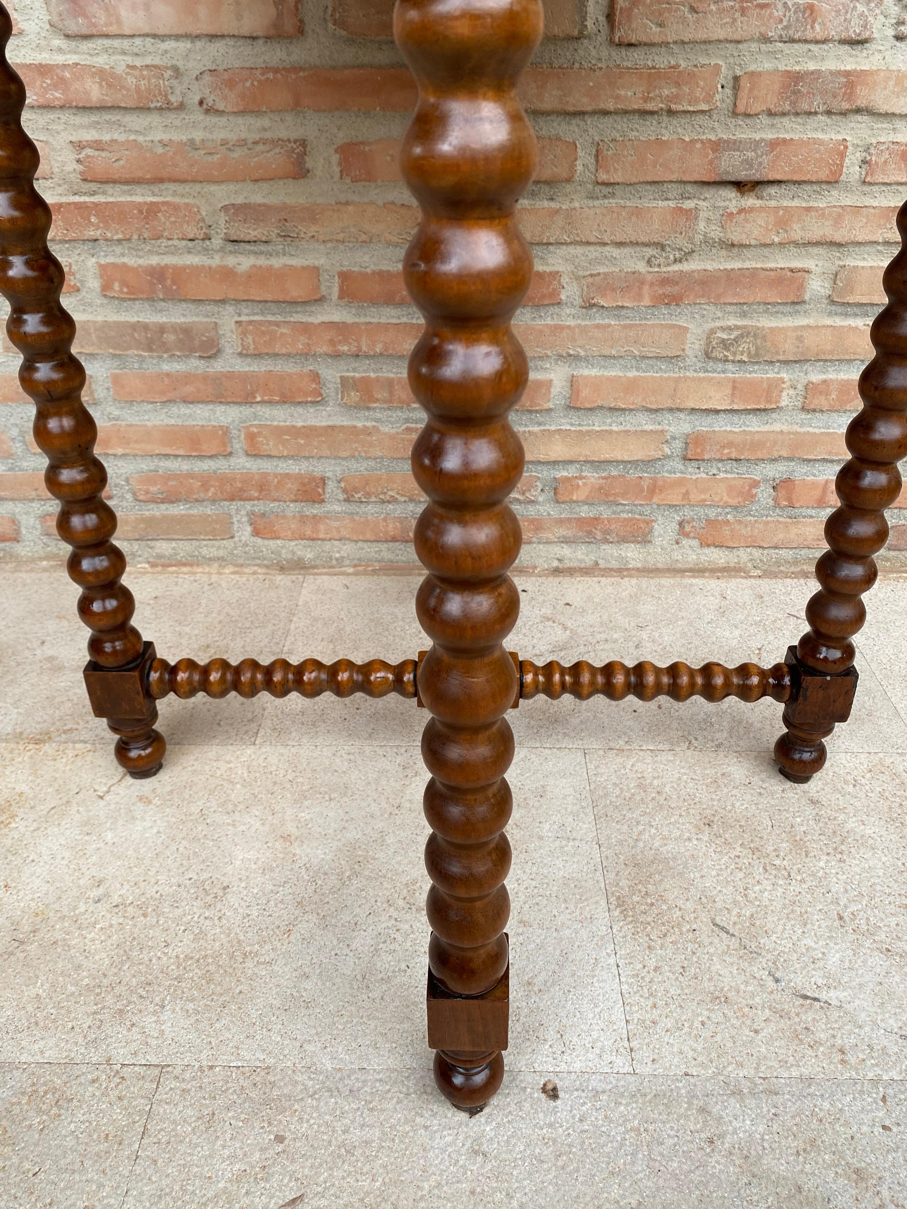 XIXe siècle Table de barley française avec pieds en loupe, fin du 19ème siècle en vente