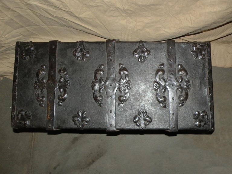 French Baroque 17th Century Iron Bound Leather Chest or Coffer For Sale 1