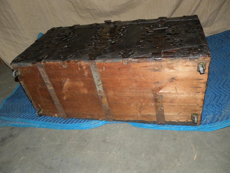 French Baroque 17th Century Iron Bound Leather Chest or Coffer For Sale 4