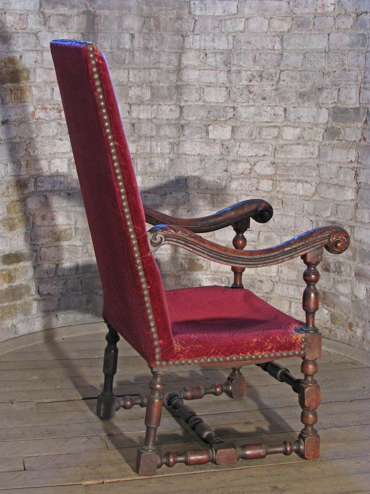 Louis XIV.-Sessel aus Walnussholz im französischen Barockstil, 17. Jahrhundert (Französisch) im Angebot