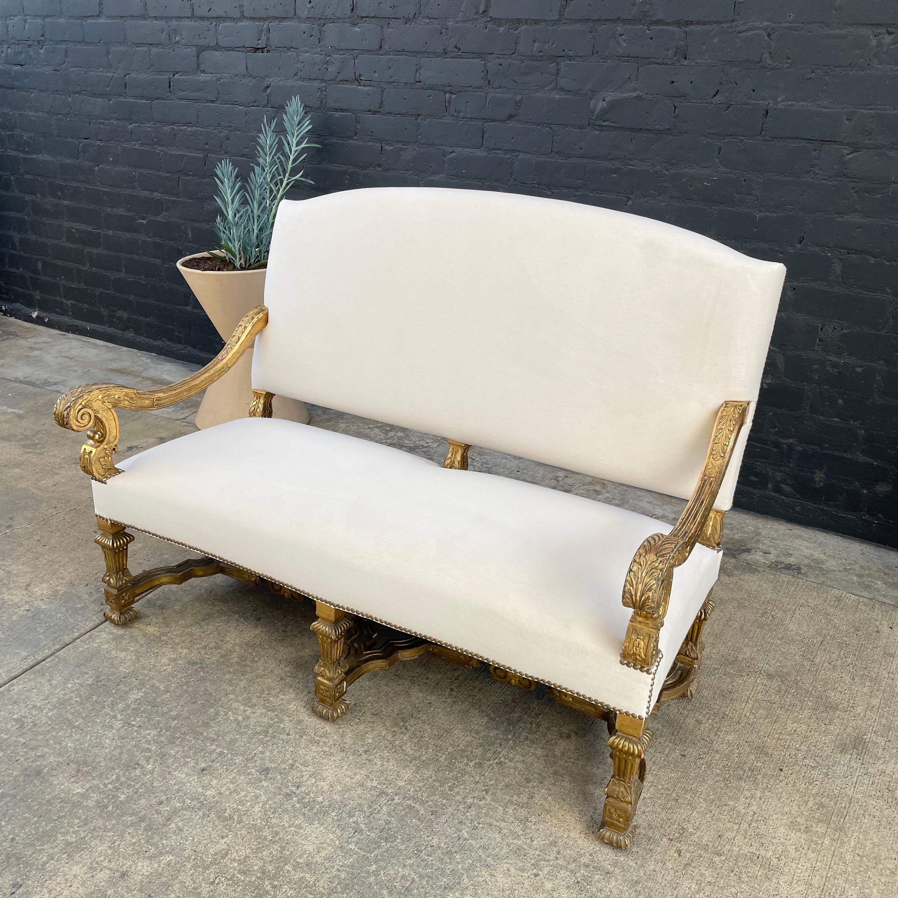 French Baroque Carved Giltwood Love Seat Sofa In Good Condition In Los Angeles, CA