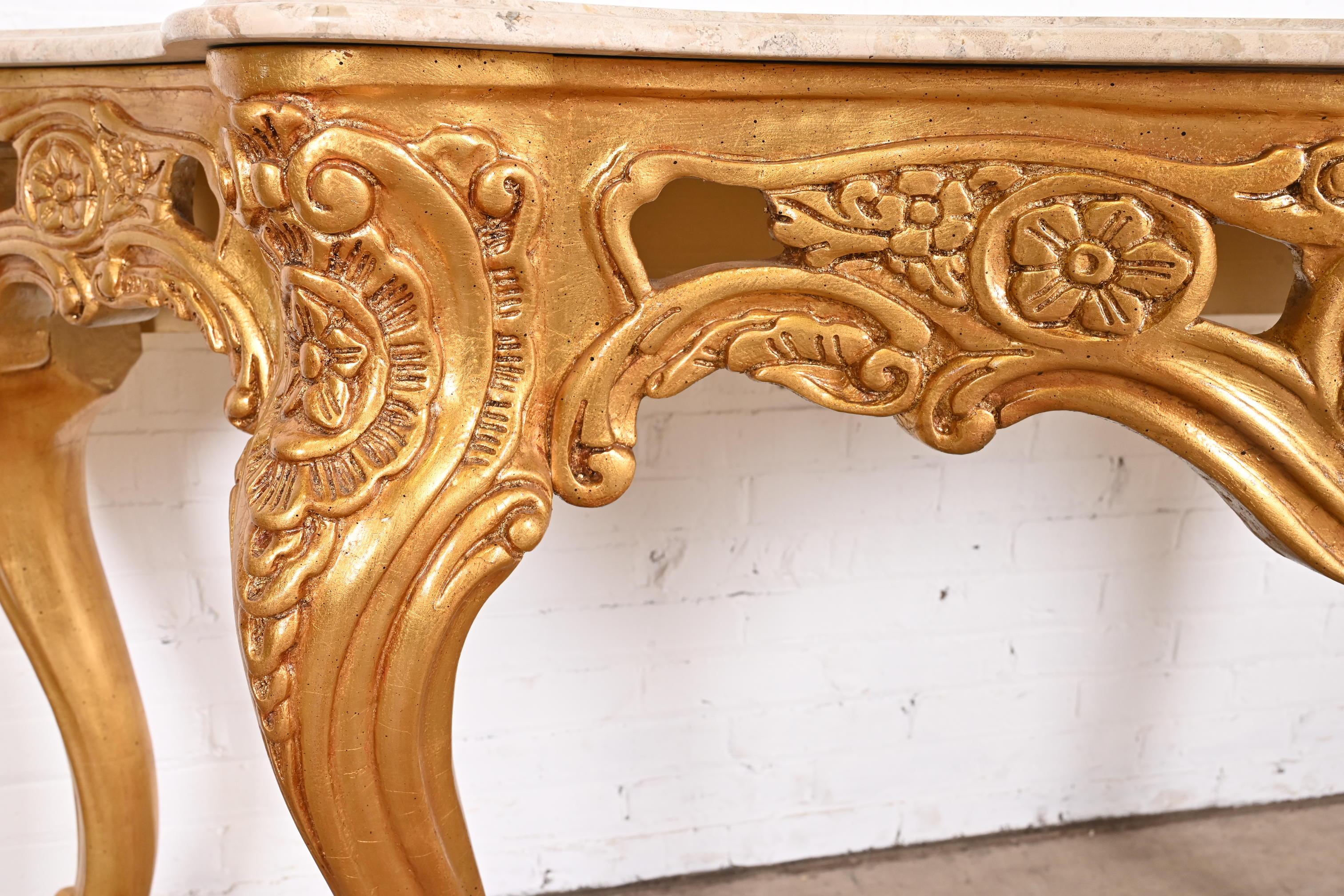 Table console baroque française en bois sculpté et doré avec plateau en marbre en vente 3