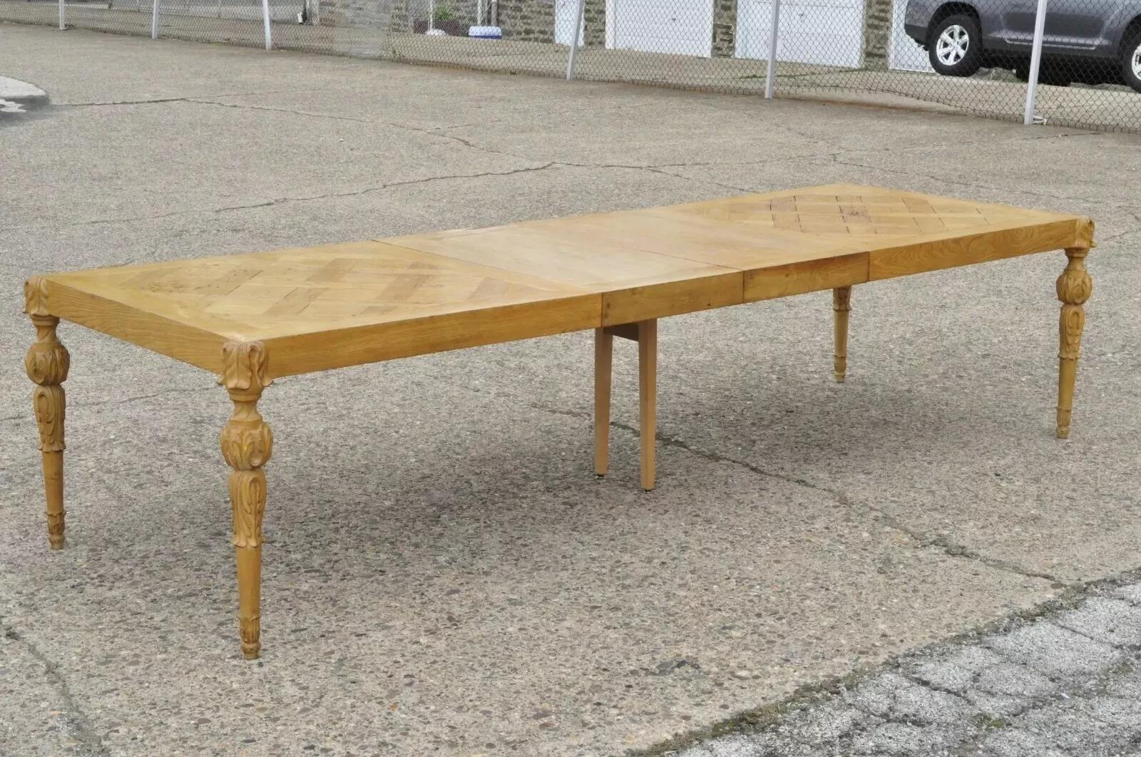Französischer Barock-Esstisch mit Intarsien aus dem 18. Jh. Eichenholz-Dielenfußboden im Angebot 3