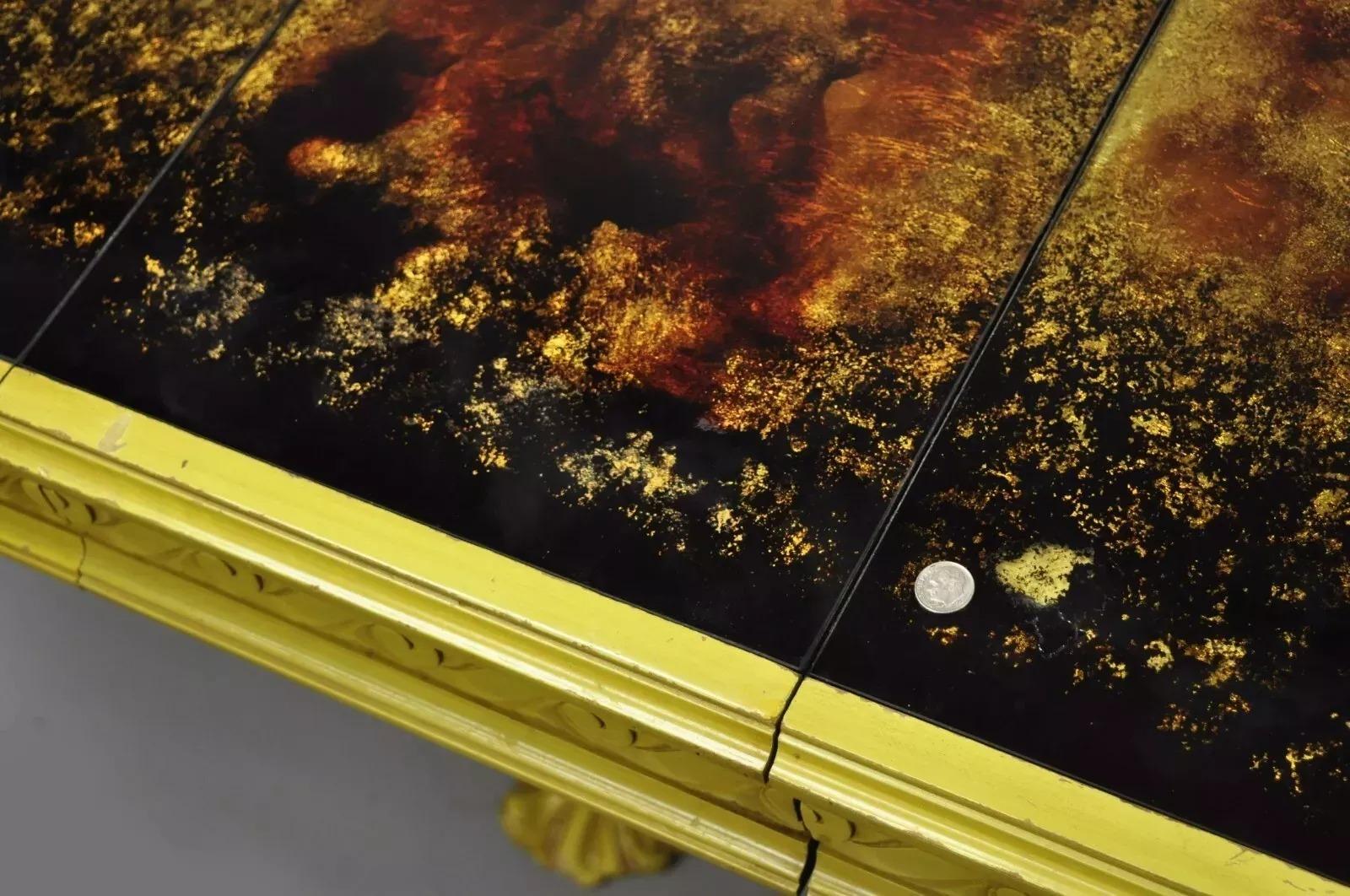Table de salle à manger française de style rococo ovale églomisé avec plateau en verre jaune en vente 2