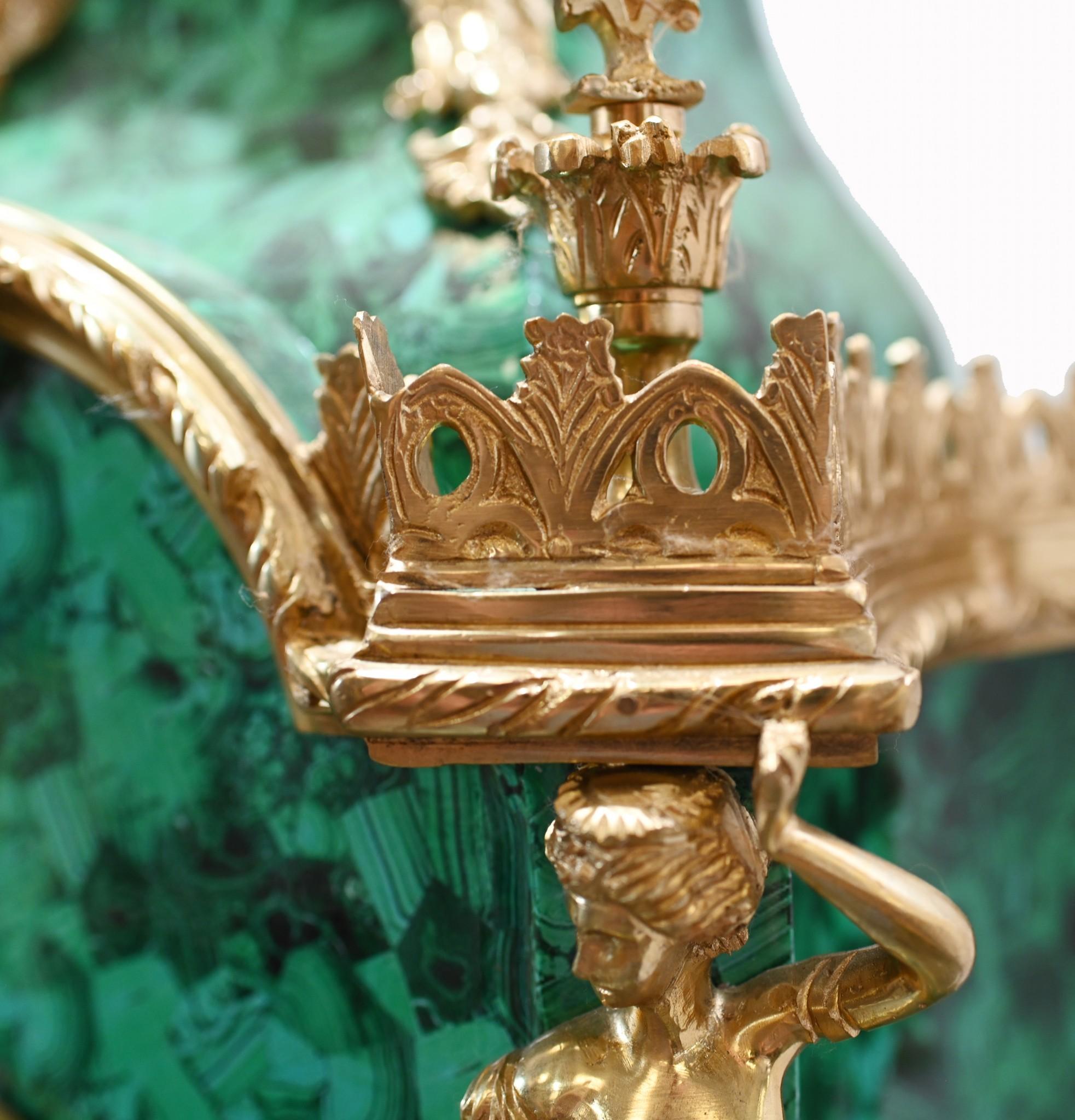 Standuhr im französischen Barockstil, Malachit vergoldet im Angebot 6