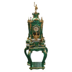Standuhr im französischen Barockstil, Malachit vergoldet