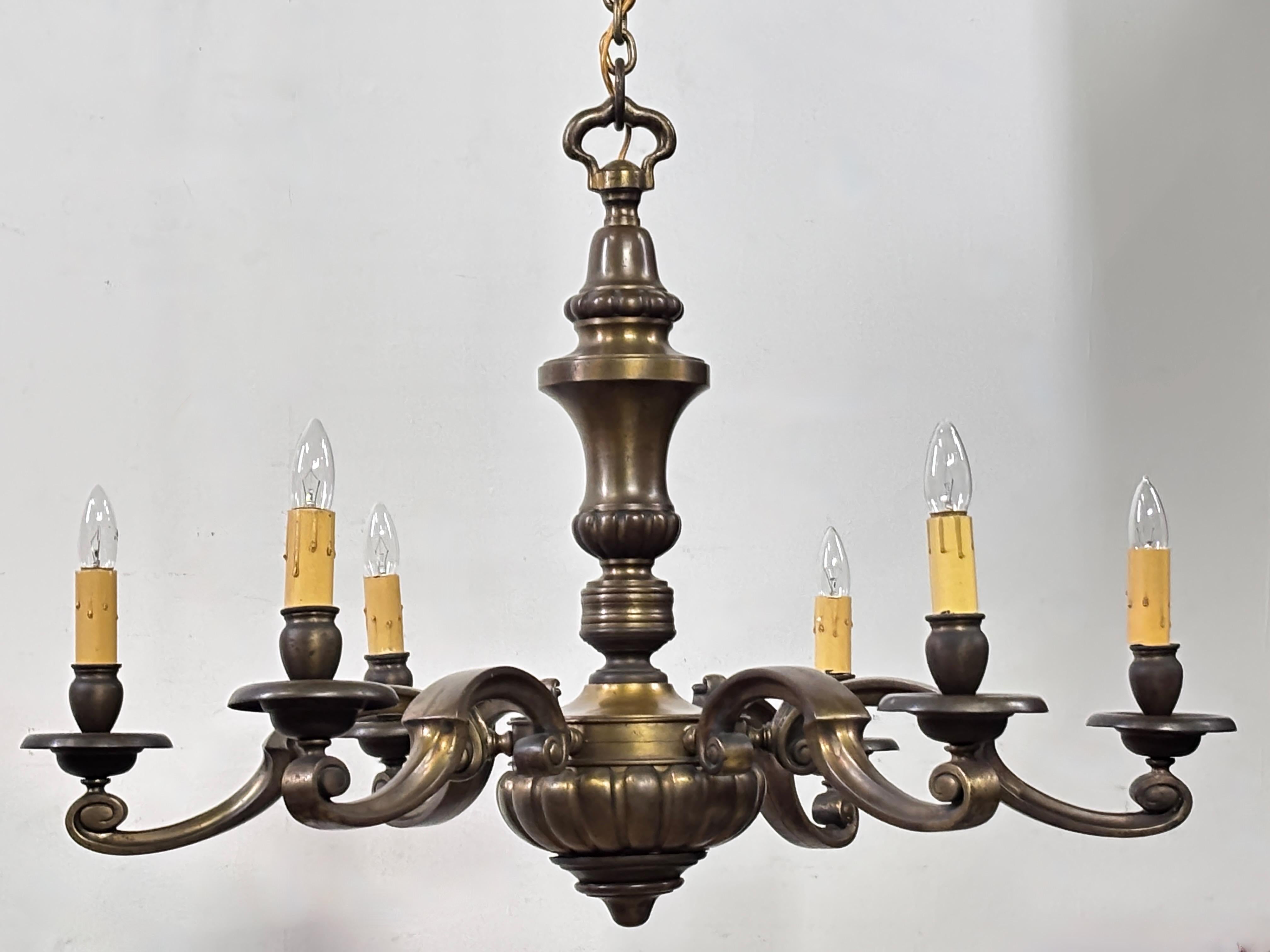 XX secolo Lampadario in bronzo in stile barocco francese in vendita