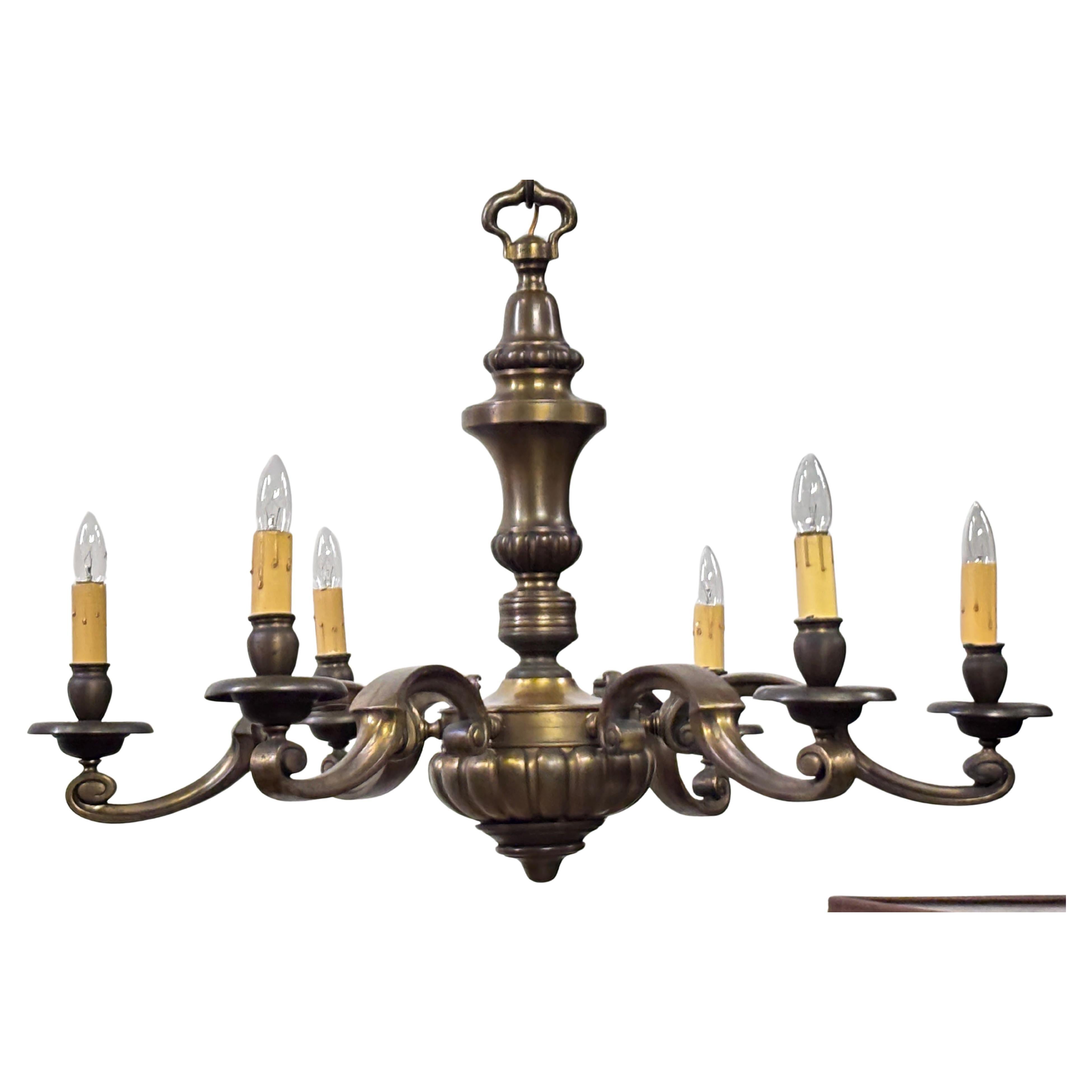 Lampadario in bronzo in stile barocco francese in vendita