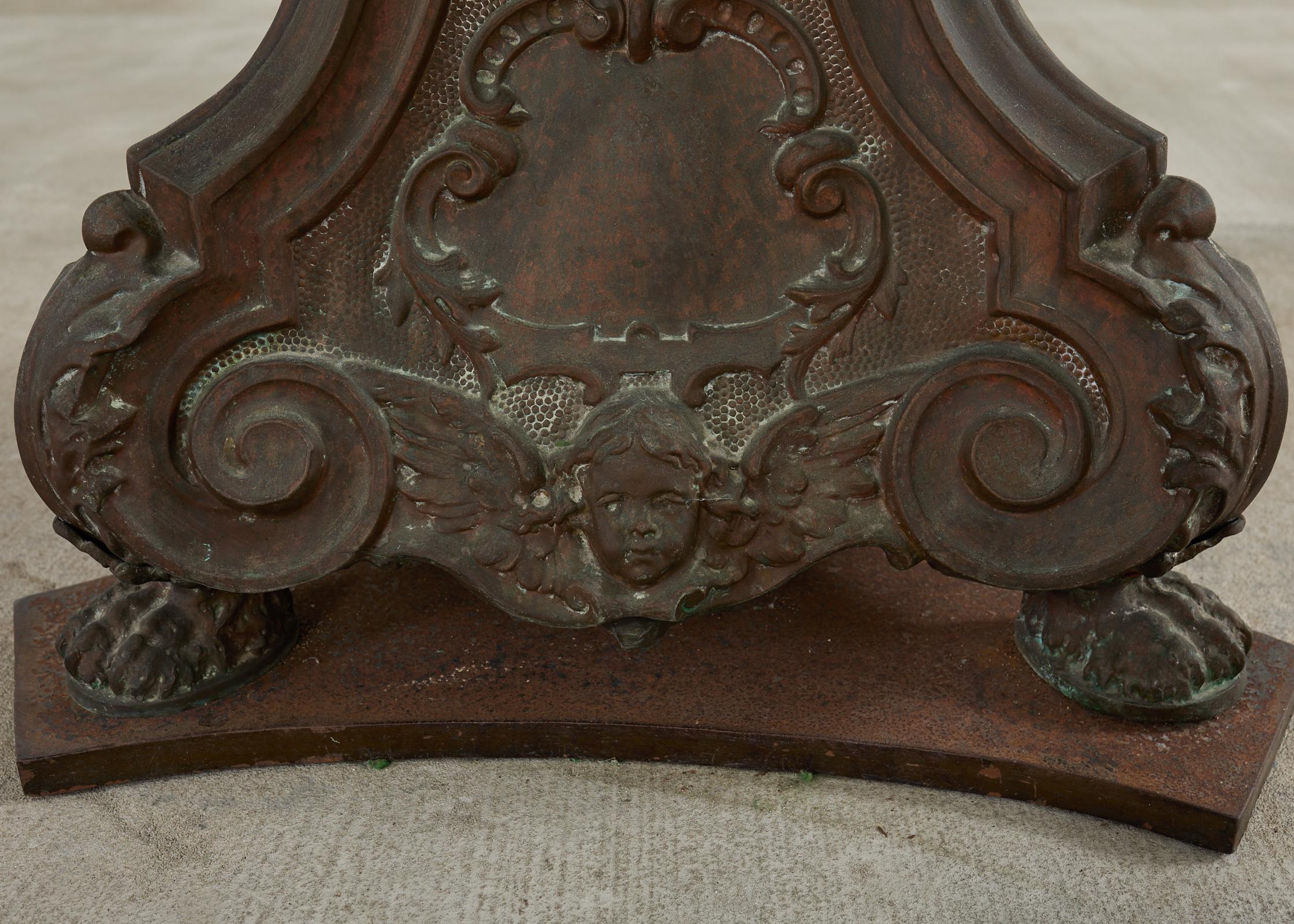 Table de salle à manger de style baroque français en bronze et travertin en vente 5