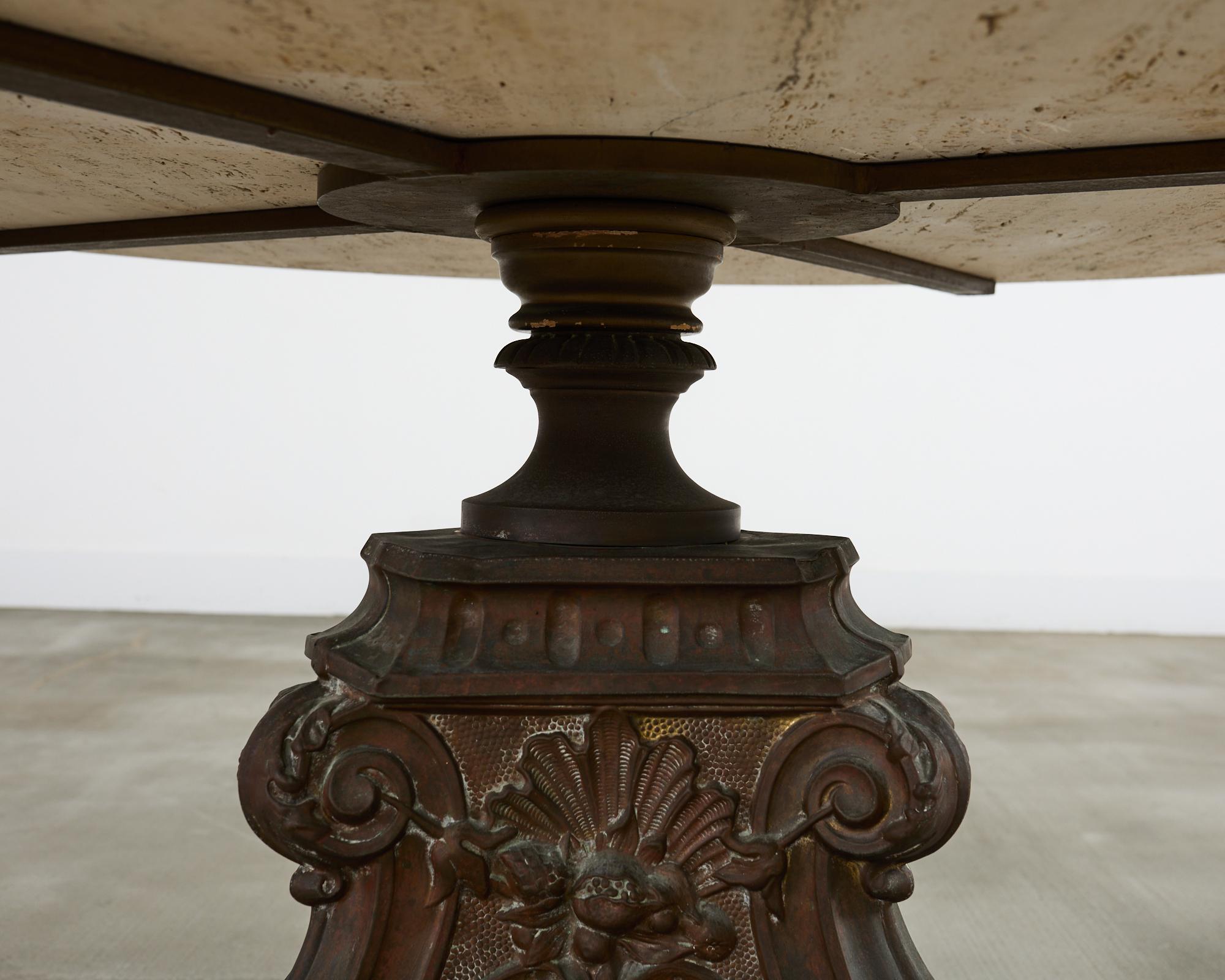 Table de salle à manger de style baroque français en bronze et travertin en vente 6