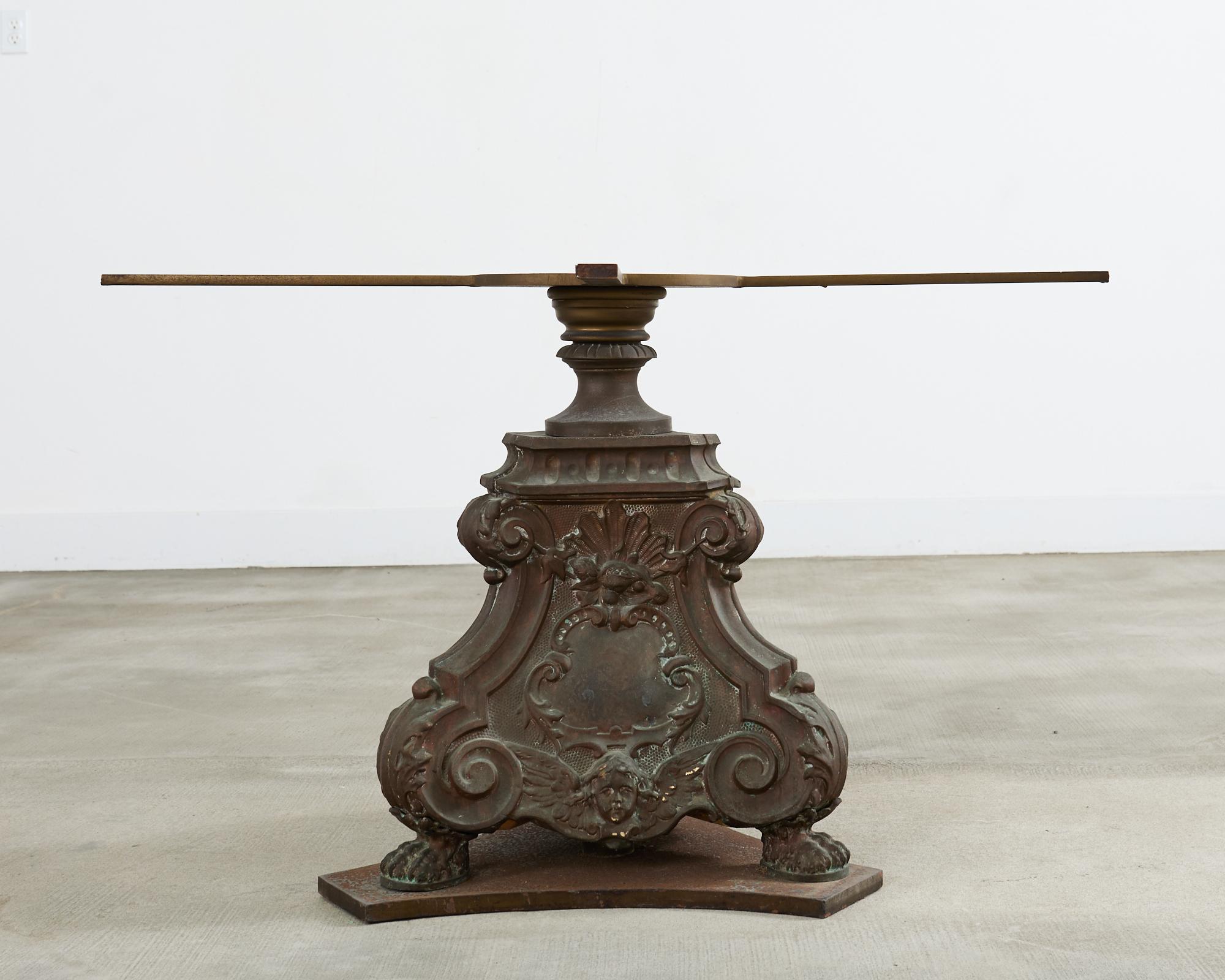 Table de salle à manger de style baroque français en bronze et travertin en vente 10