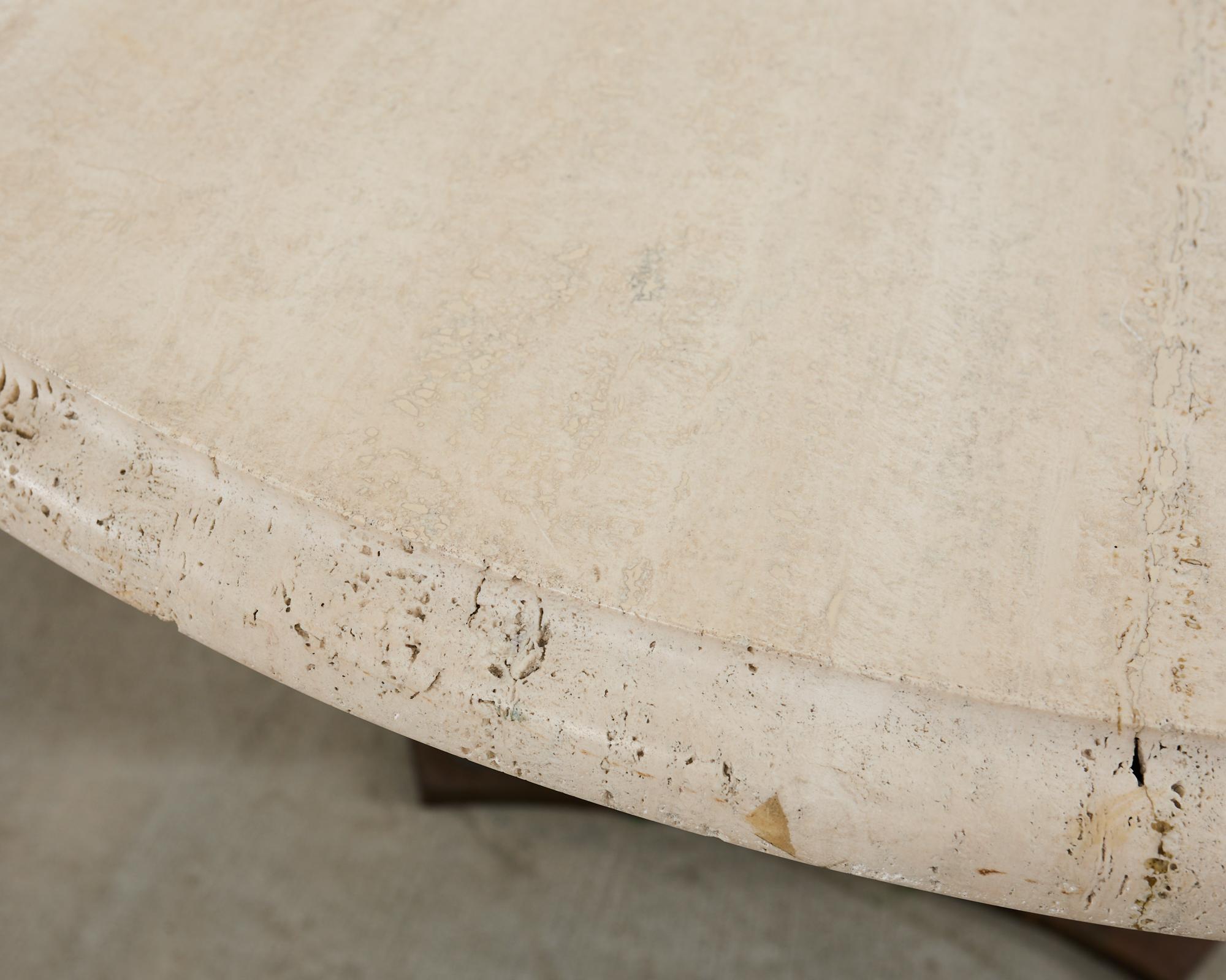 XIXe siècle Table de salle à manger de style baroque français en bronze et travertin en vente