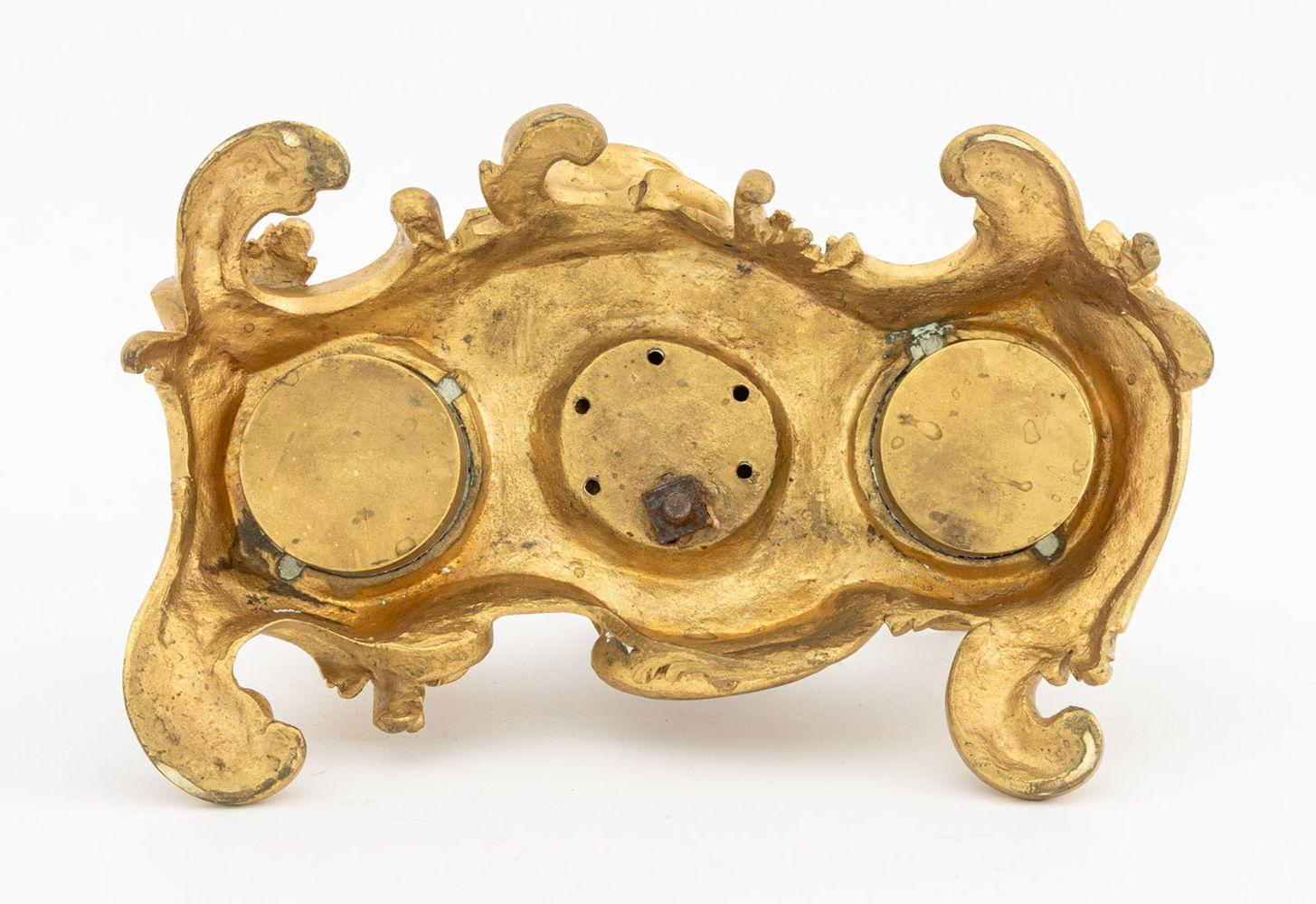 French Baroque Style Gilt Bronze Dore Desk Stand (19. Jahrhundert) im Angebot